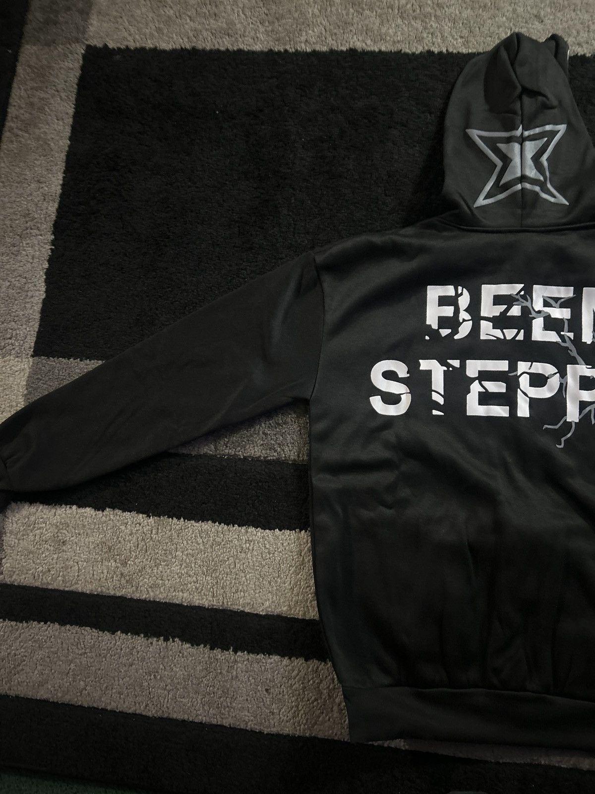 Vintage Black Y2K hoodie Size US L / EU 52-54 / 3 - 3 Thumbnail