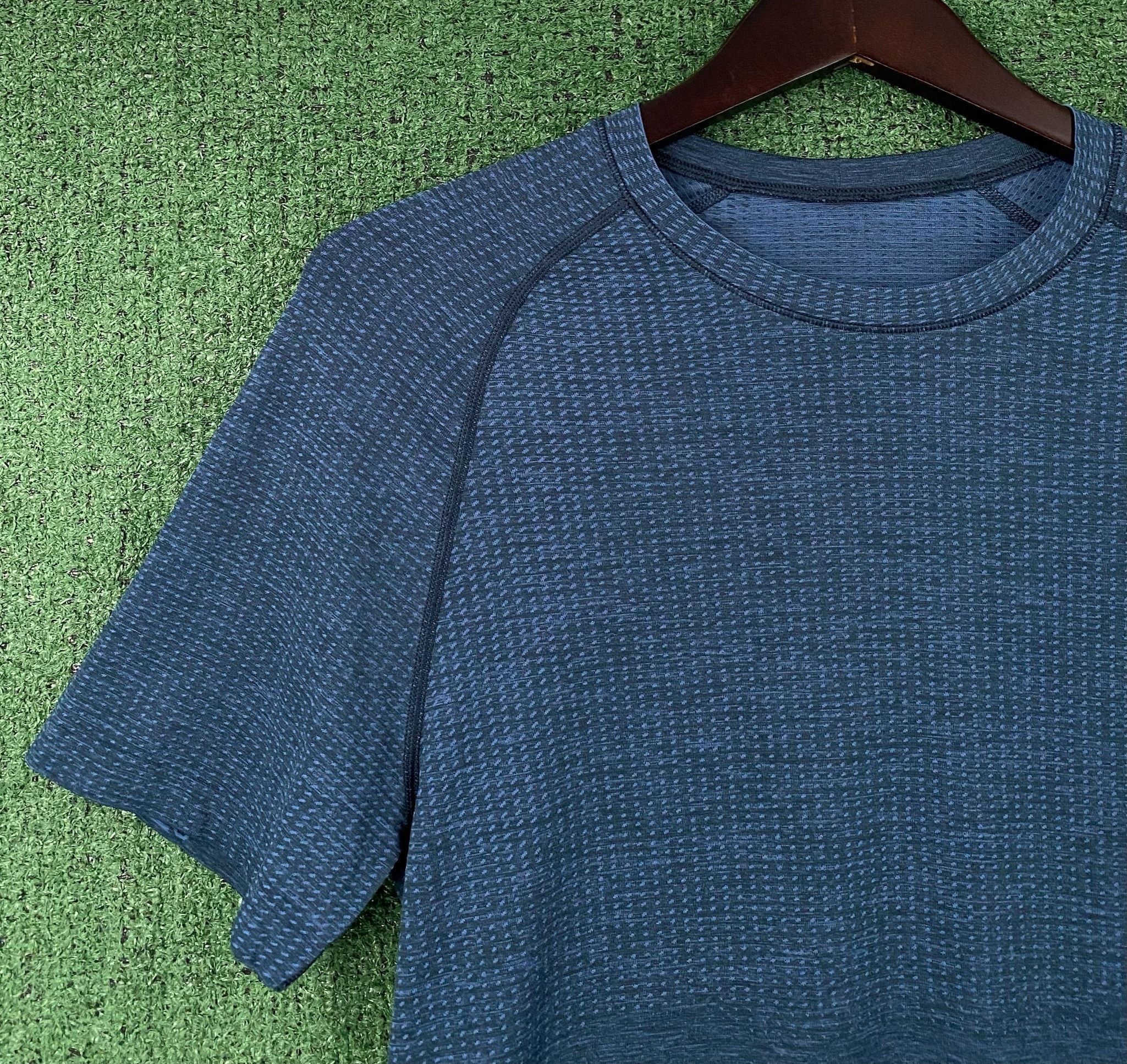 Lululemon Lululemon Metal Vent Tech 2.5 Blue Short Sleeve Shirt XS Size US XS / EU 42 / 0 - 3 Thumbnail
