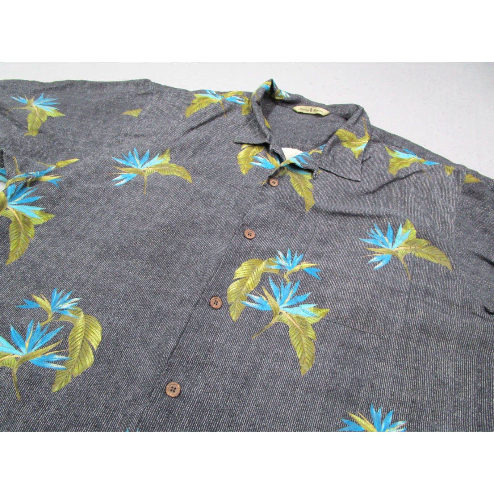Tommy Bahama Tommy Bahama Shirt Men Extra Large Gray Floral Silk Button Up Hawaiian Camp Tiki Size US XL / EU 56 / 4 - 2 Thumbnail