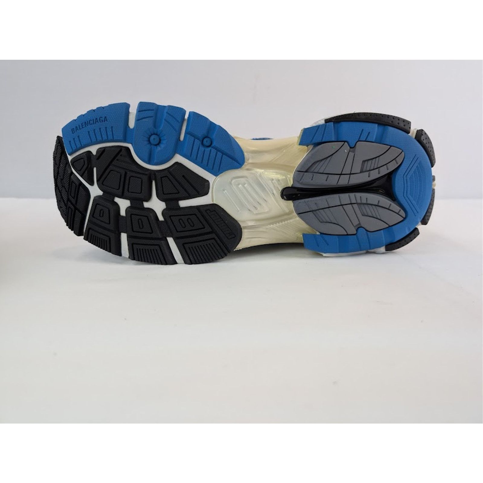 Balenciaga o1rshd1 Runner Sneaker in Grey / Blue / Black Size US 14 / EU 47 - 13 Thumbnail