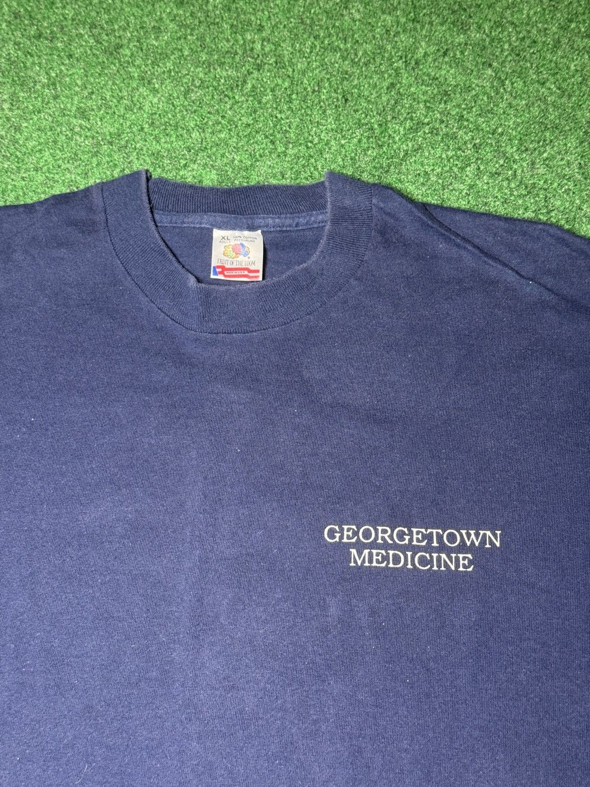 Fruit Of The Loom Vintage 90s Georgetown Medicine Med Student XL T Shirt Size US XL / EU 56 / 4 - 4 Thumbnail