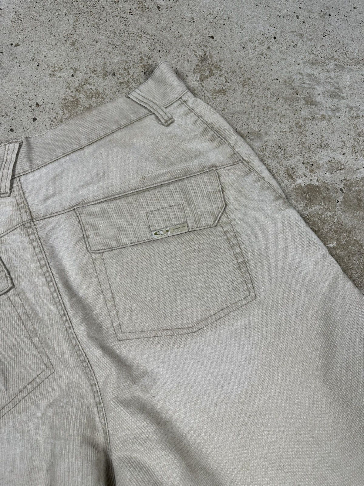 Oakley × Vintage Vintage Y2K Oakley Distressed Baggy Corduroy Shorts Cargo Size US 33 - 14 Thumbnail