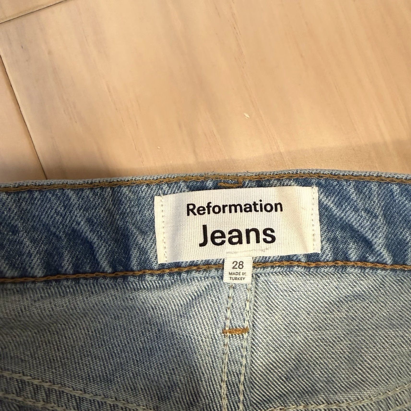 Reformation Reformation Wilder High Rise Wide Leg Cropped Jeans Women's 28 Blue Medium Wash Wide Leg Jeans Women's 28 Blue Medium Wash Size 28" / US 6 / IT 42 - 7 Thumbnail
