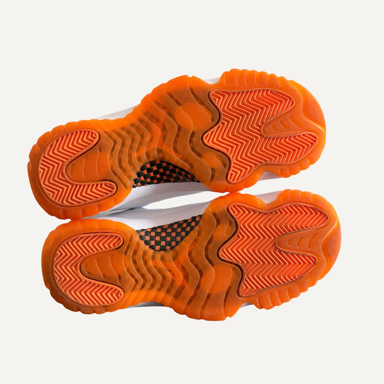 Nike Size 6W - Nike Air Jordan 11 Low Citrus Orange WMNS Size US 6 / IT 36 - 5 Thumbnail