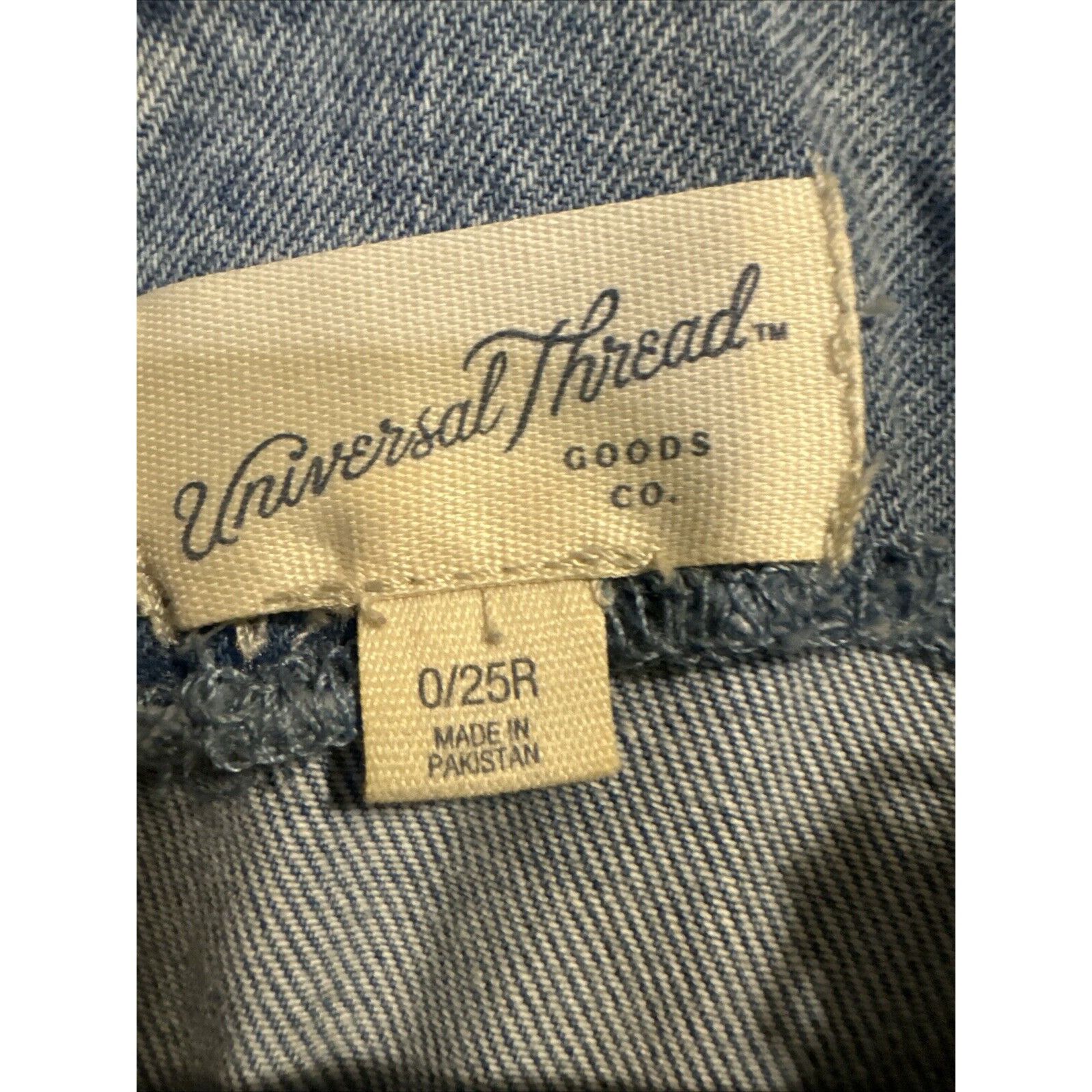 Other Universal Thread Overalls Denim Jean Shorts Women Size 0/25R Size 25" / US 0 / IT 36 - 2 Thumbnail