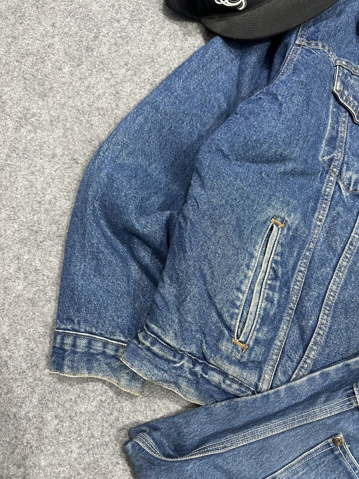 Levi's Vintage Clothing Crazy Vintage 1990’s Levis Denim Jacket (Made in USA🇺🇸) Size US XL / EU 56 / 4 - 6 Thumbnail