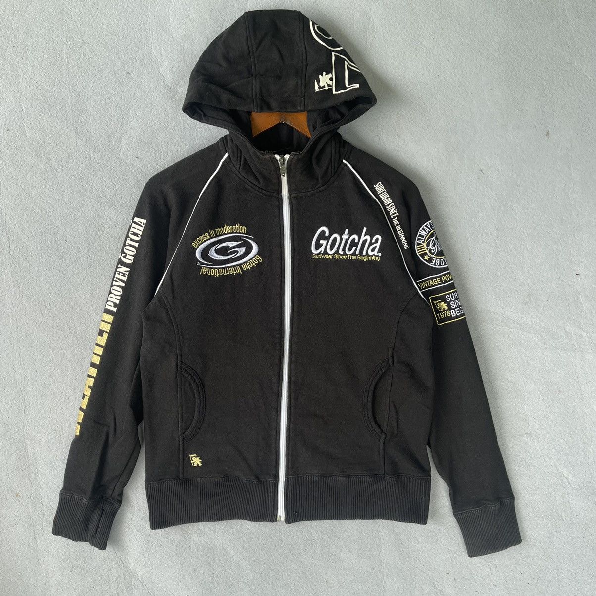 Gotcha Vintage Y2K Gotcha Graphic Full-Zip Hoodie Black Streetwear Size US M / EU 48-50 / 2 - 1 Thumbnail