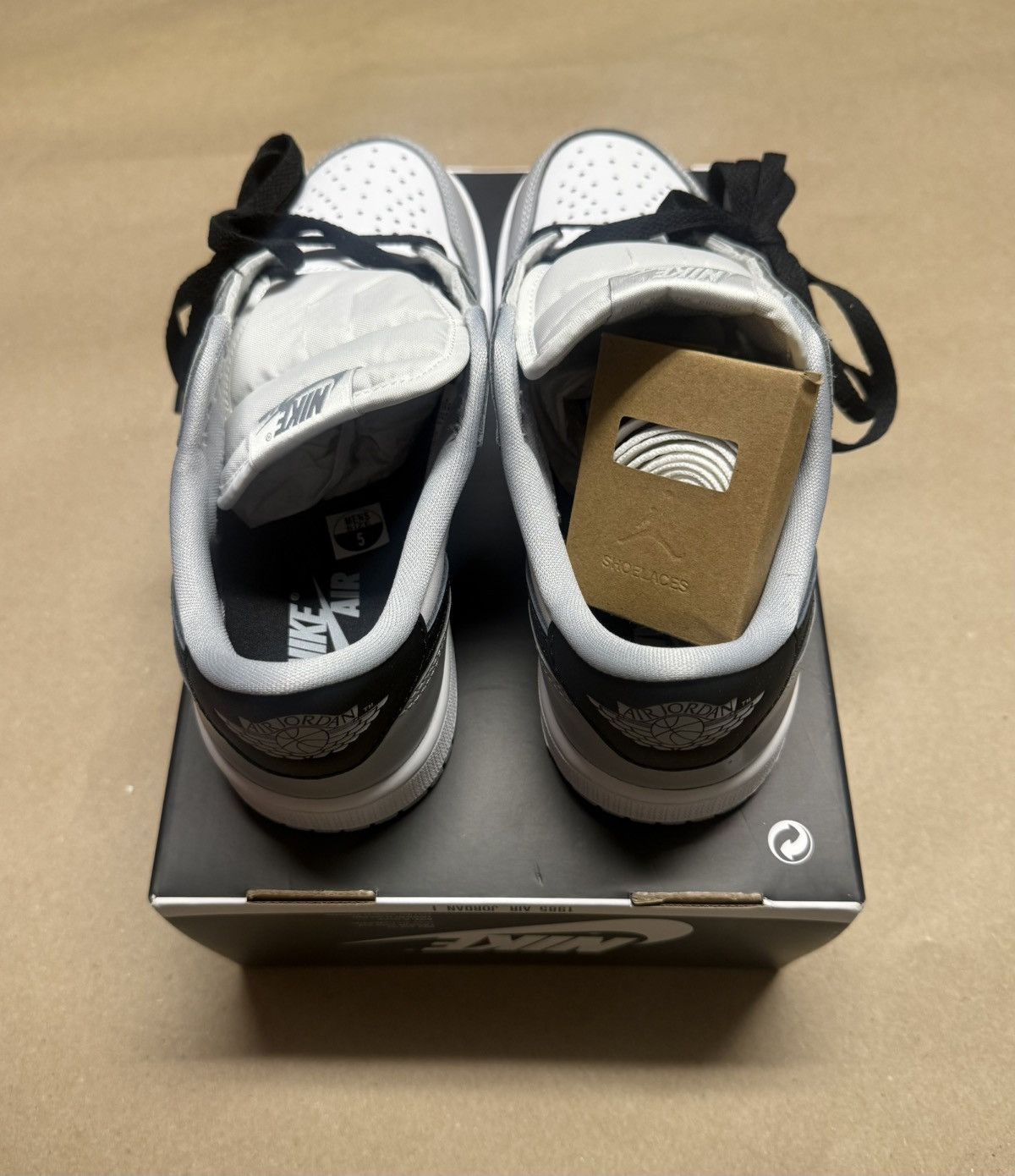 Jordan Brand Nike Air Jordan 1 Retro Low OG Barons Mens size 5 Rare NEW! Size US 5 / EU 37 - 4 Thumbnail