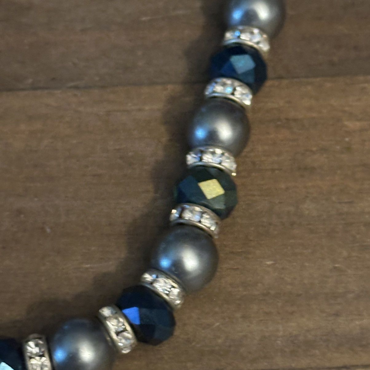 Other Silver tone gray and blue pearls & rhinestones bead necklace Size ONE SIZE - 4 Thumbnail