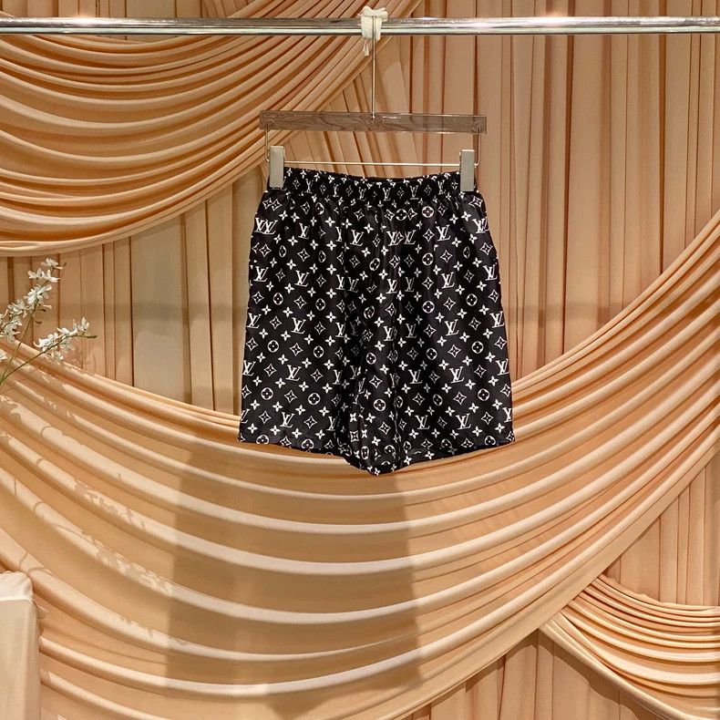 Louis Vuitton Louis Vuitton Black Mulberry Silk Print Shorts Size US 34 / EU 50 - 1 Thumbnail