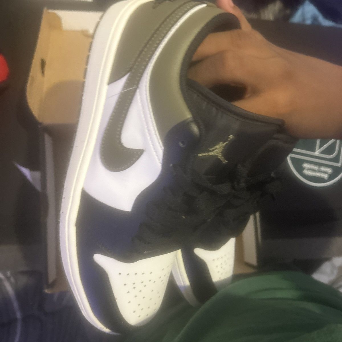 Jordan Brand Air Jordan 1 never wore slightly damaged box Size US 9 / EU 42 - 2 Thumbnail