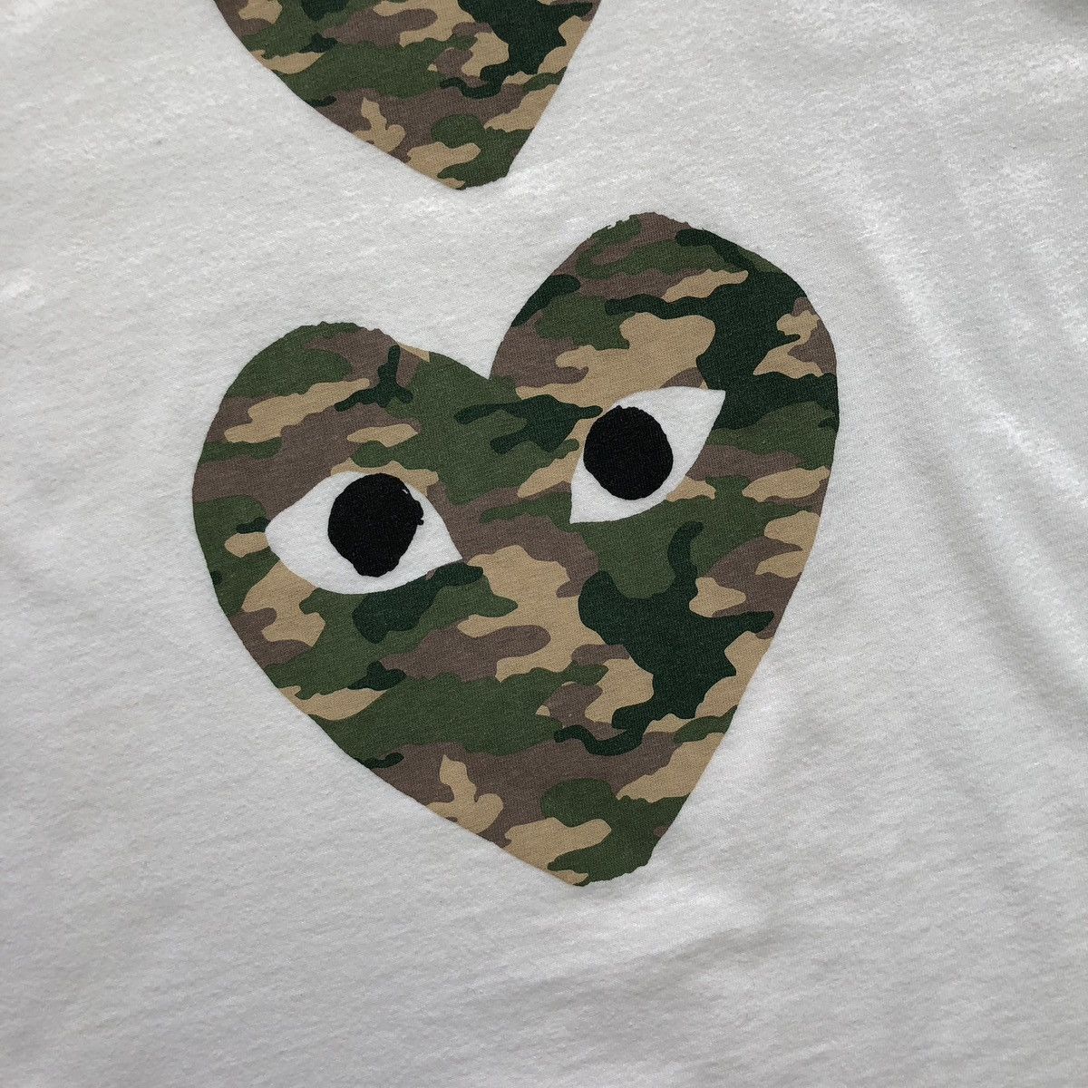 Comme des Garcons PLAY Play Comme Des Garçons Heart Eyes Camouflage Logo T-Shirt Size US S / EU 44-46 / 1 - 7 Thumbnail