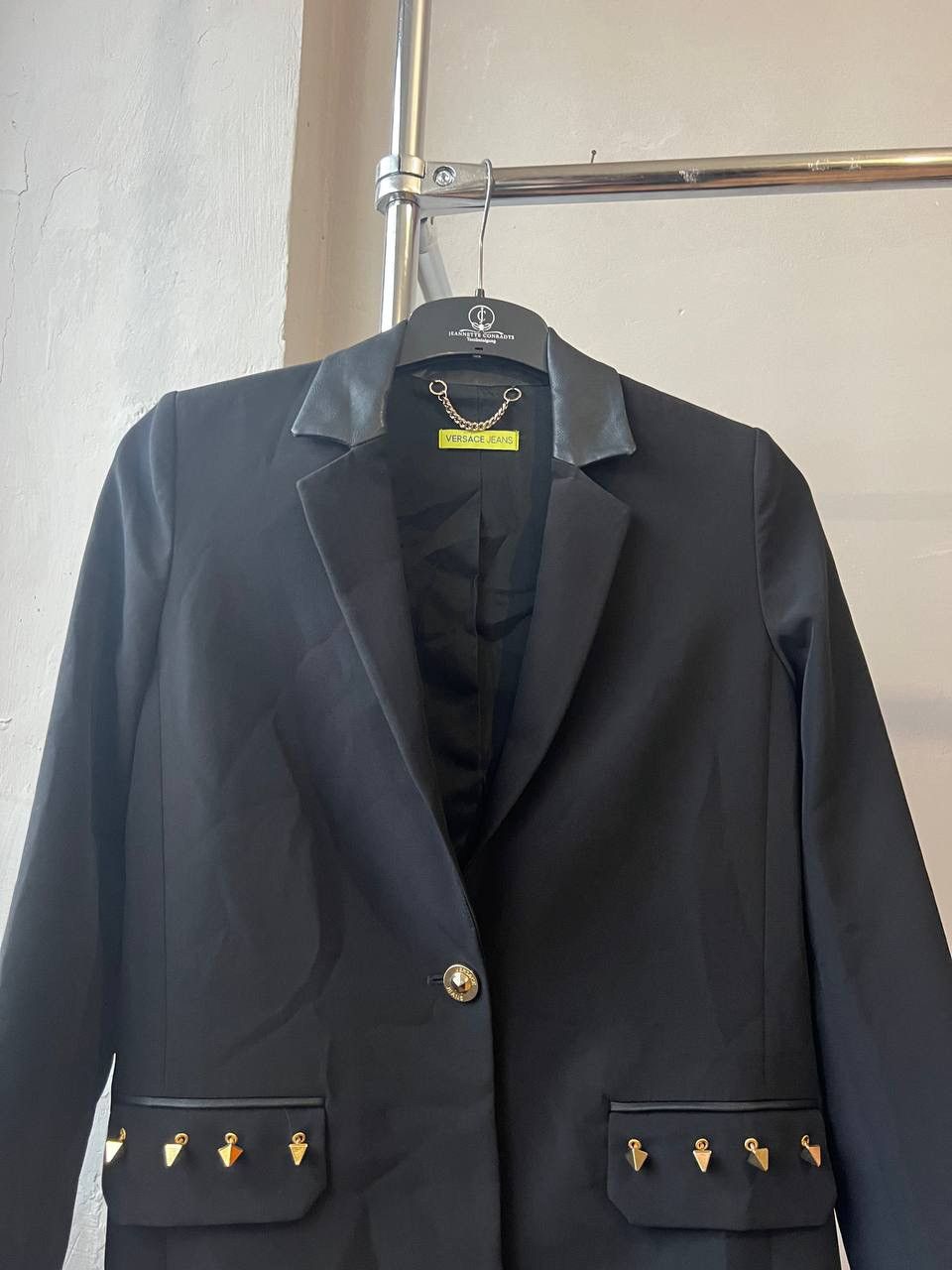 Versace Jeans Couture VERSACE JEANS RARE WOMEN DESIGNER SOLID SMOKING JACKETBLAZER Size XS / US 0-2 / IT 36-38 - 4 Thumbnail