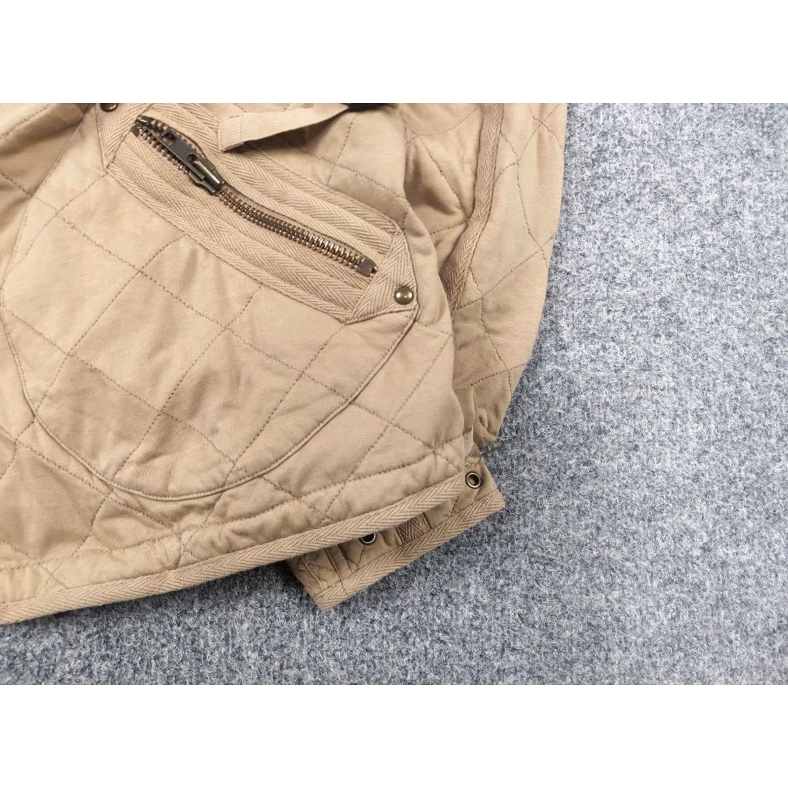 Ralph Lauren VINTAGE Ralph Lauren Quilted Beige Workwear Pocket Hoodie Jacket S Men Beige 90s, Vintage, Quilted, Pocket, Hoodie, Jacket, Beige, Ralph Lauren, 90s Size US S / EU 44-46 / 1 - 7 Thumbnail