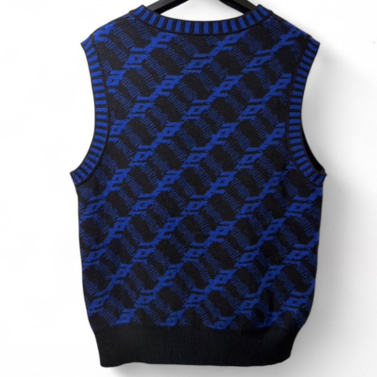 Cos COS Black/Blue Patterned Wool-Blend Sweater Vest Size Large Size US L / EU 52-54 / 3 - 3 Thumbnail