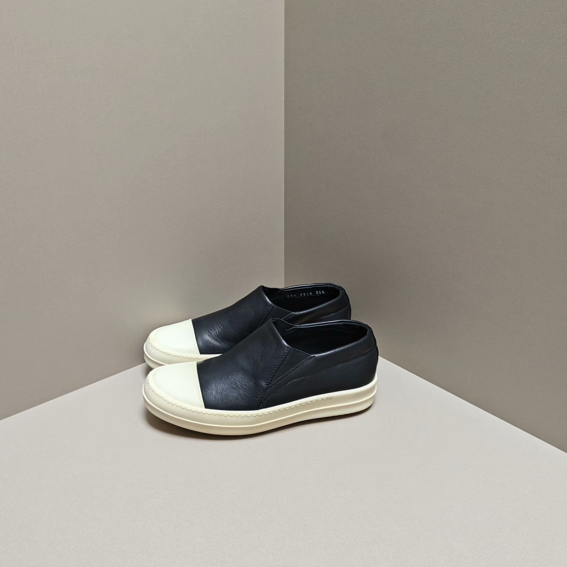 Rick Owens Rick Owens Lowtop Sneakers us_5 Women Size US 5 / IT 35 - 1 Thumbnail