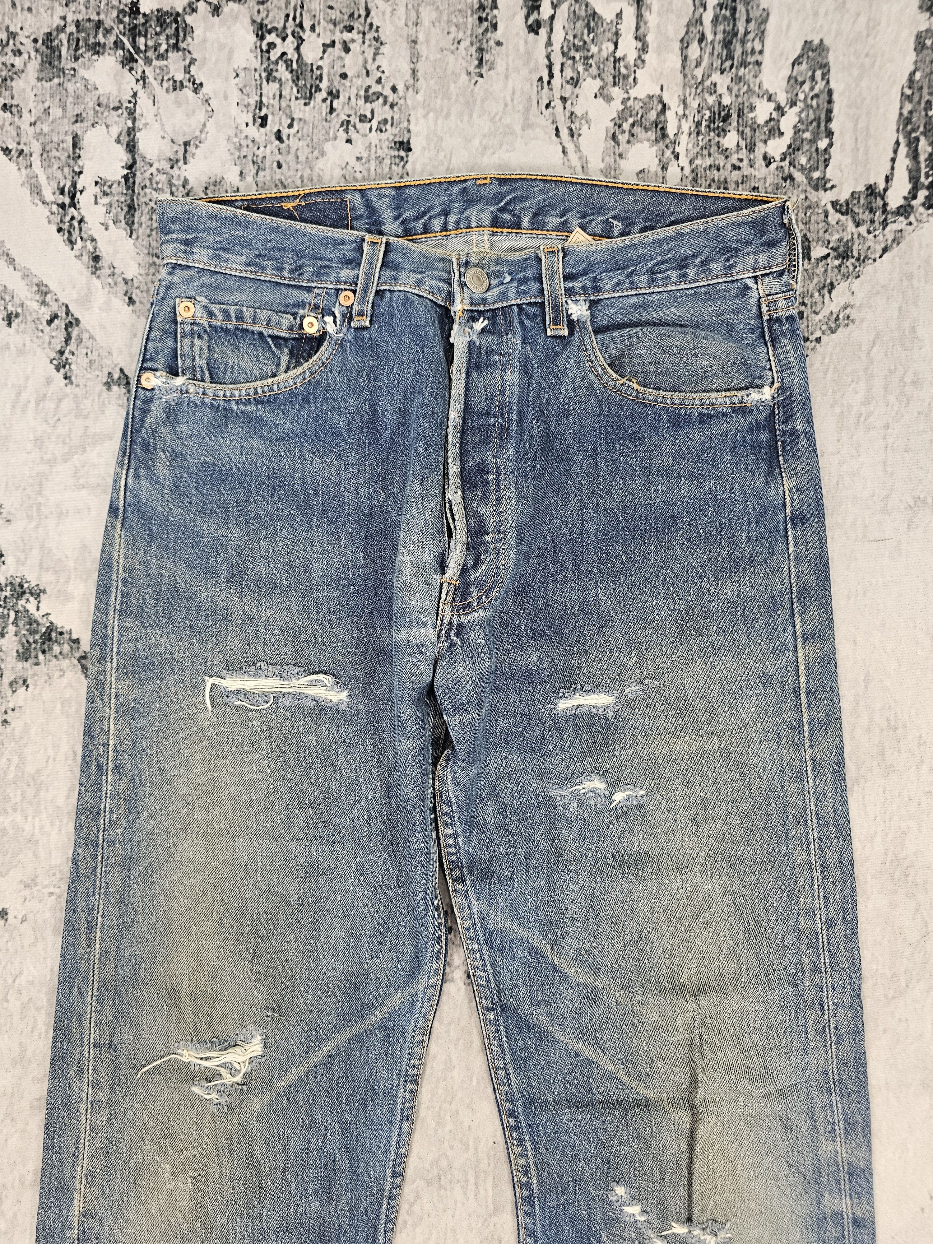 Levi's Vtg 90's LEVIS 501 Ripped Distressed Jean Size 31X29.5 L0421 Size US 31 - 5 Thumbnail