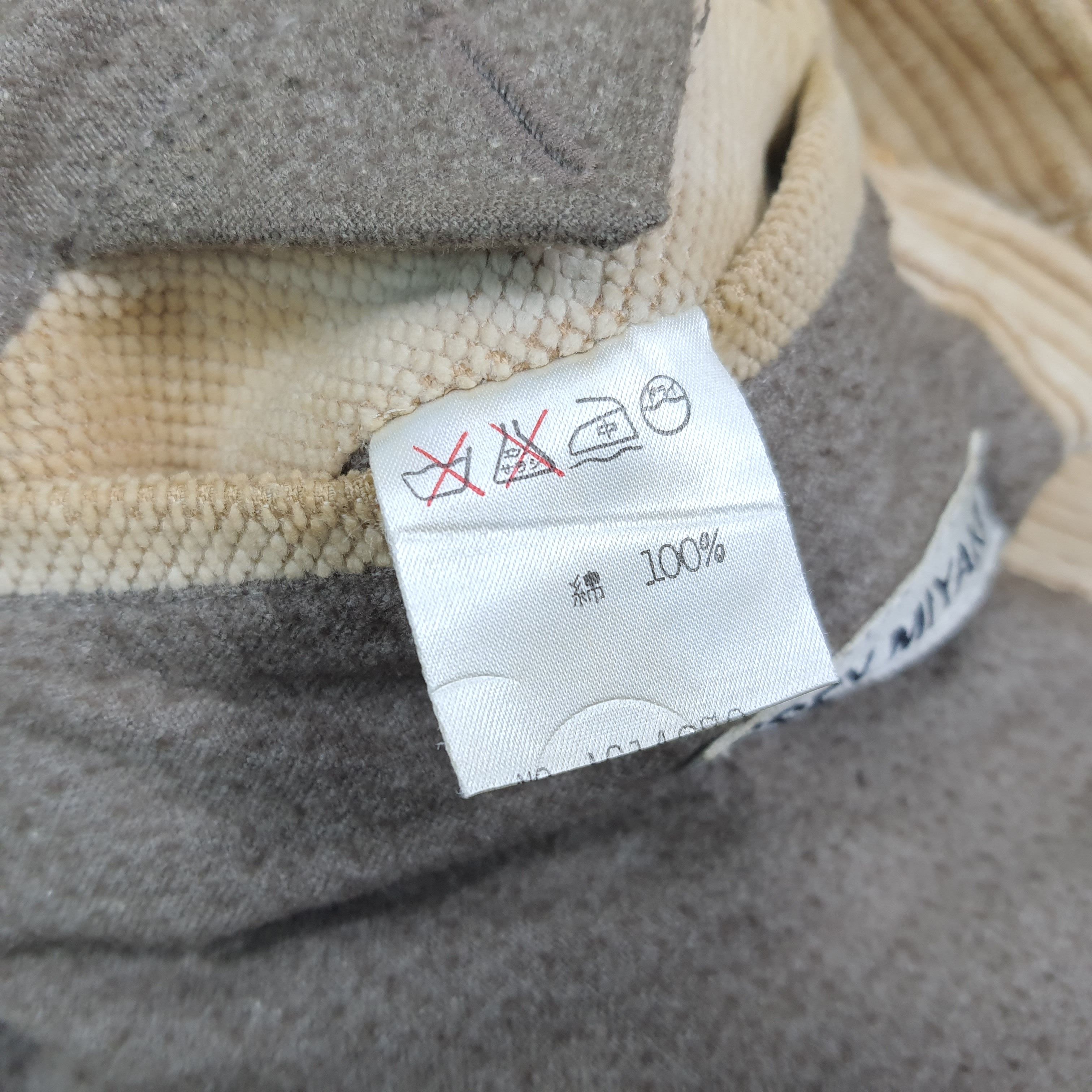 Issey Miyake Vintage 90s Issey Miyake Corduroy Chore Beige Jacket C309N19 Size US L / EU 52-54 / 3 - 7 Thumbnail