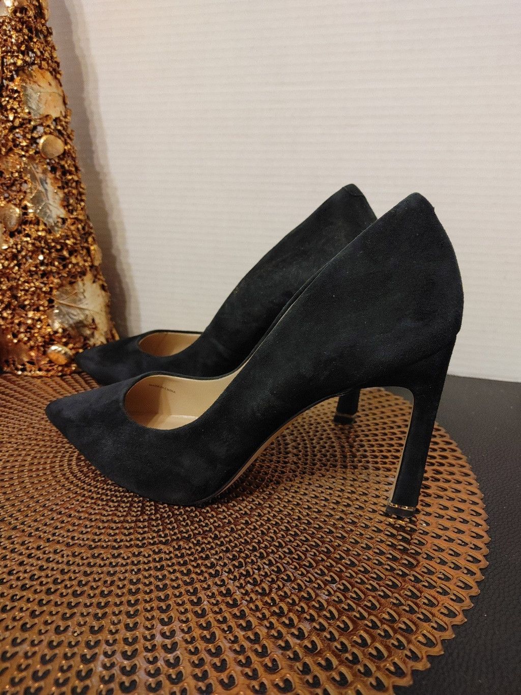 White House Black Market White House Black Market suede heels size 10m Size US 10 / IT 40 - 4 Thumbnail