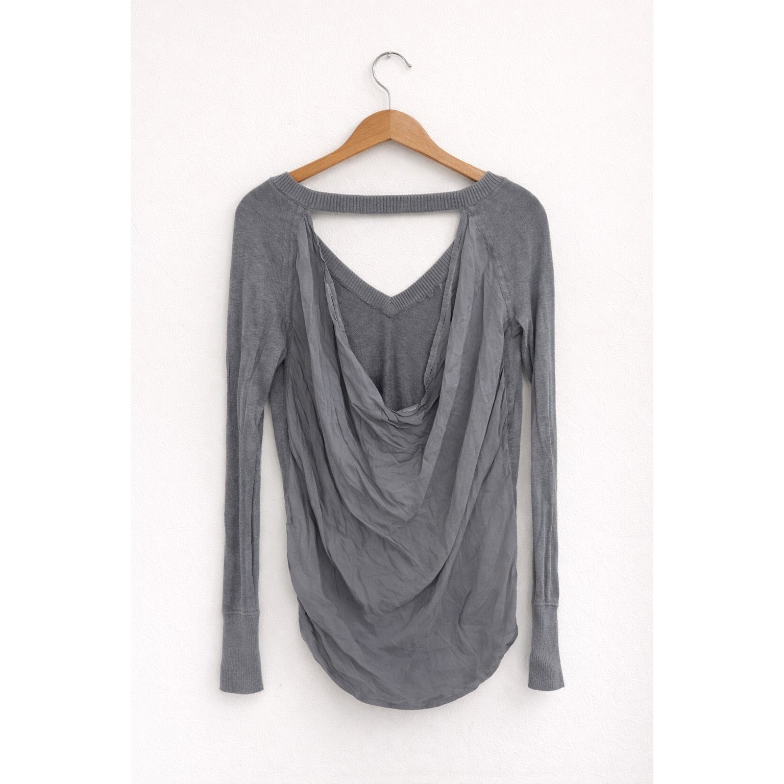 Other Gray Long Sleeve V Neck Knit Top Draped Back Thumbhole Sleeves Medium Size M / US 6-8 / IT 42-44 - 2 Thumbnail