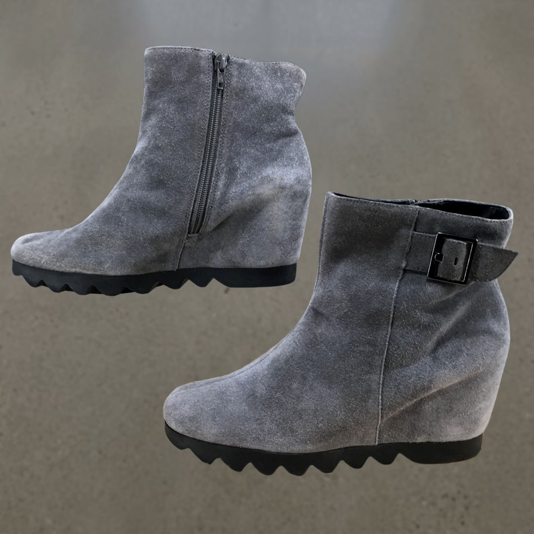 Vintage Aerosoles Boots Womens 9.5 M Confidential Bootie Gray Leather Casual Wedge Heels Boots Size US 10 / IT 40 - 1 Thumbnail