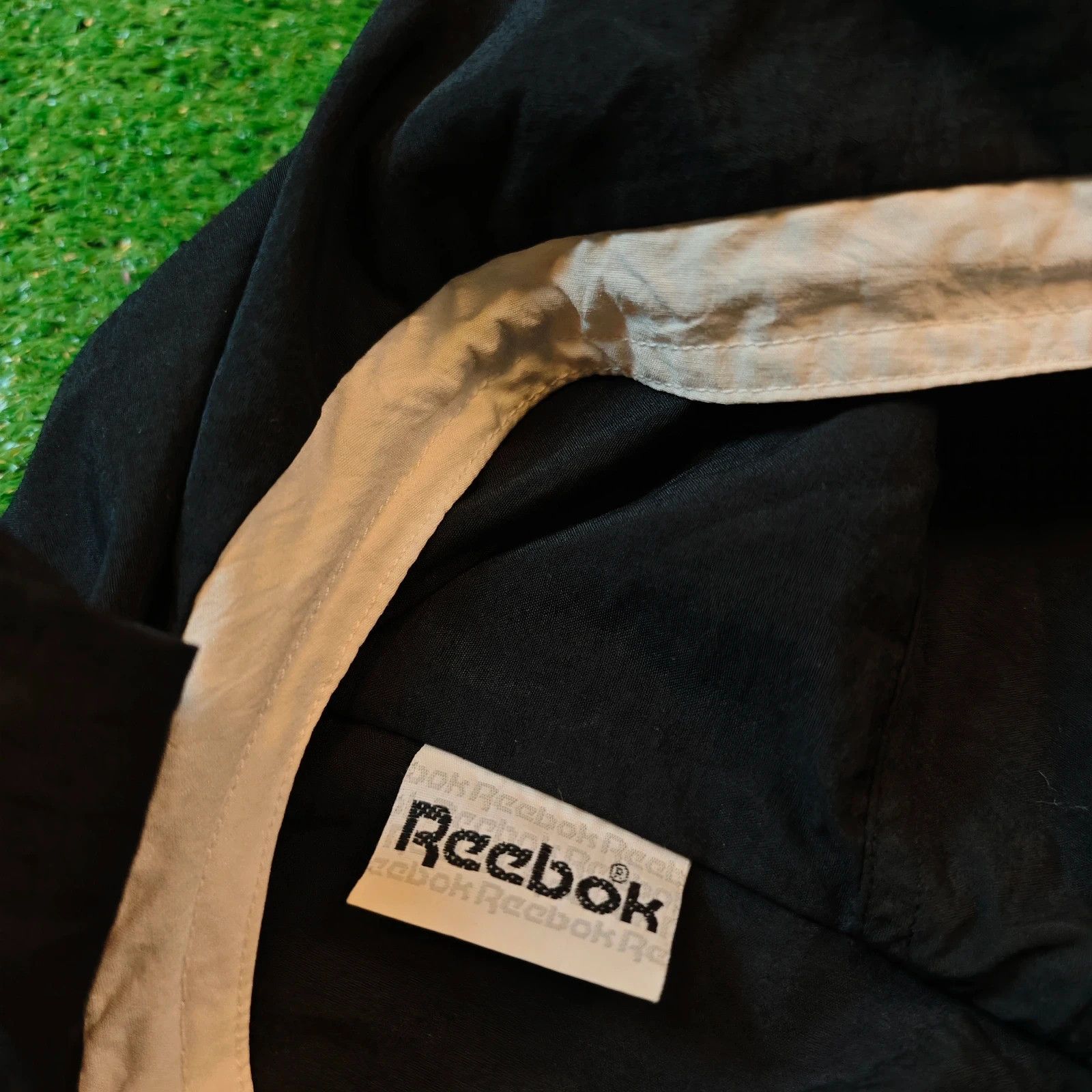 Reebok Vintage Reebok Jacket Mens Medium full zip striped Size US M / EU 48-50 / 2 - 11 Thumbnail