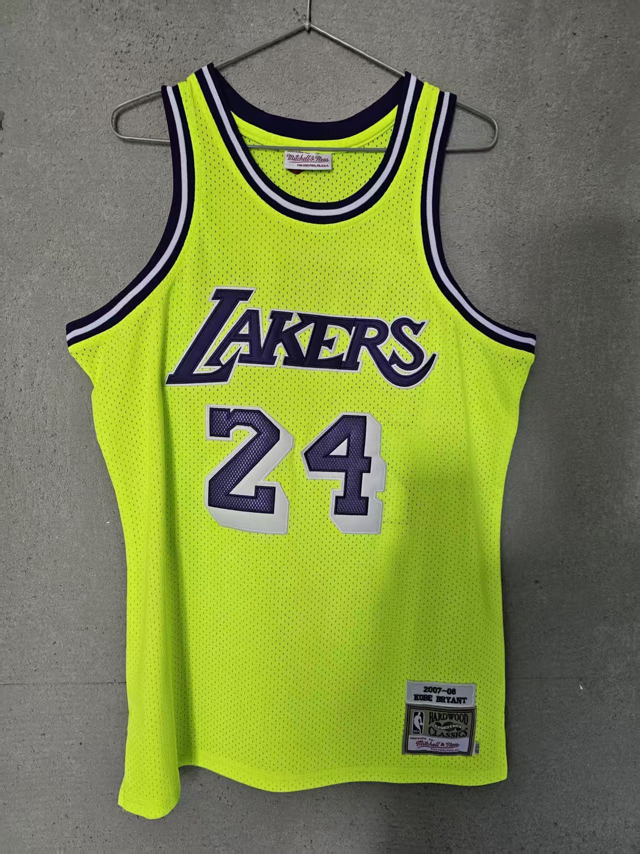 NBA Kobe Bryant Jersey Lakers 24 Green Double Stitched Size US XL / EU 56 / 4 - 1 Thumbnail