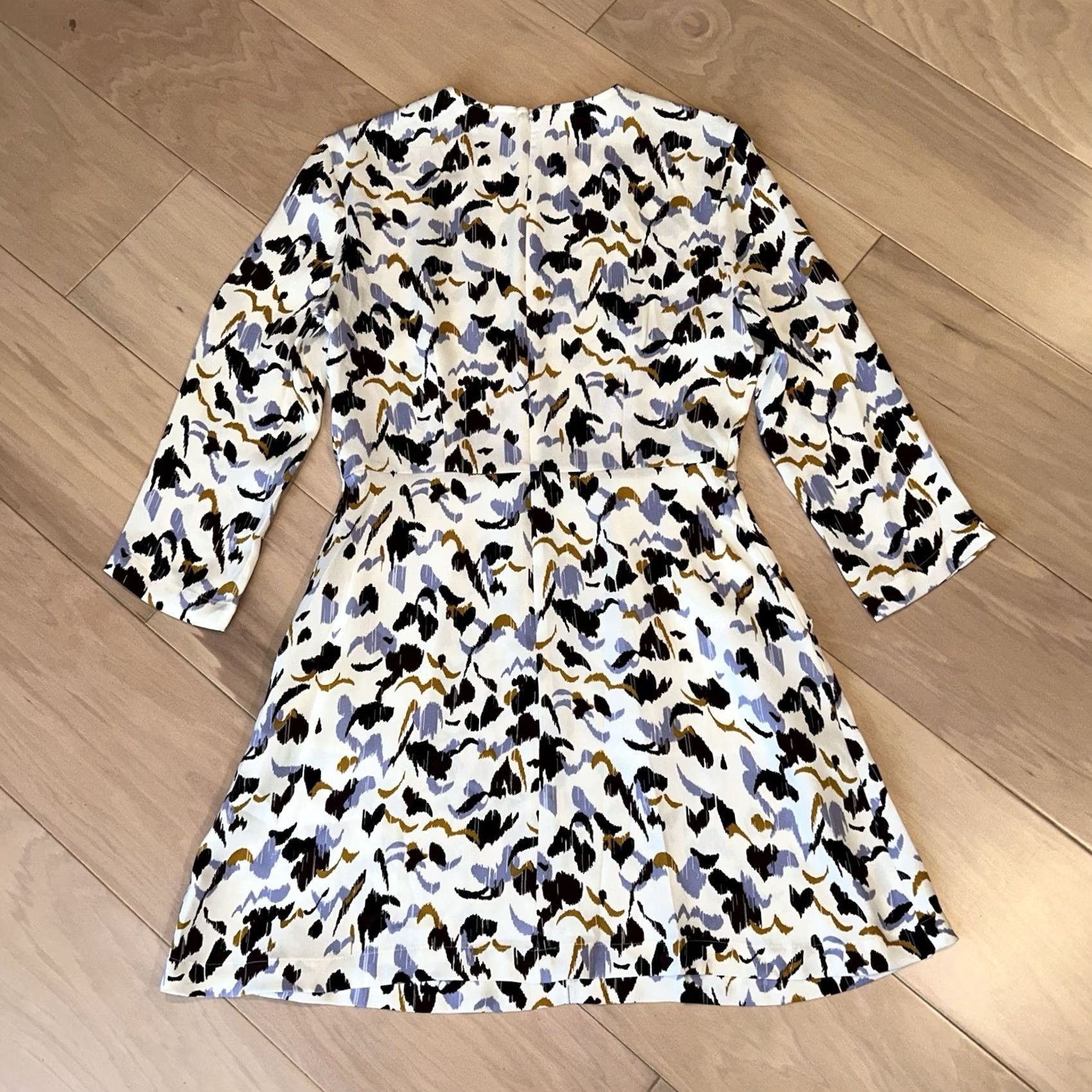 Vintage A.L.C. Floral Print Silk Mini Dress 3/4 Sleeve White 8 Women’s Silk Fit & Flare Short Dress Size M / US 6-8 / IT 42-44 - 4 Thumbnail