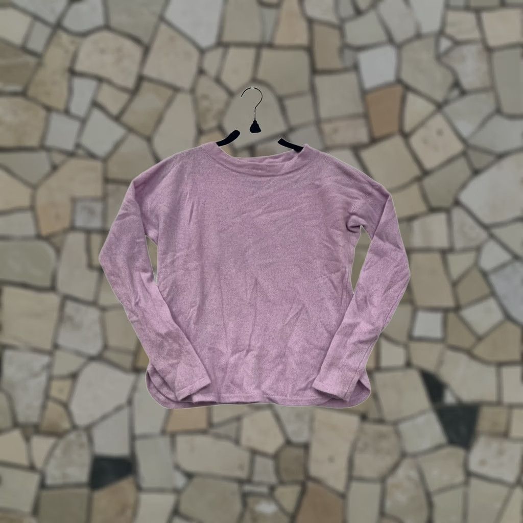 Saks Fifth Avenue VINTAGE Saks Fifth Avenue Womens Sweater Lavender 100% Cashmere Long Sleeve M Womens Size M / US 6-8 / IT 42-44 - 1 Thumbnail