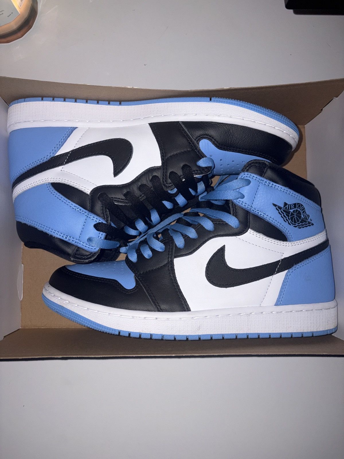 Jordan Brand Jordan one hightop unc toe colorway Size US 9.5 / EU 42-43 - 3 Thumbnail