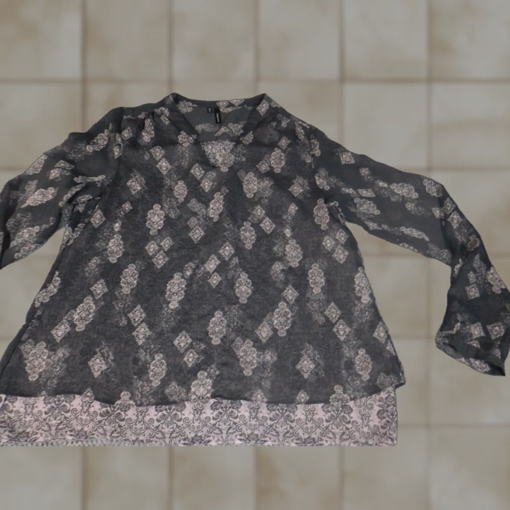 Vintage Maurices Blouse Womens Medium Gray Round Neck Long Sleeve Pullover Lace Cap Sleeve Button Stretch Casual Regular Size M / US 6-8 / IT 42-44 - 1 Thumbnail