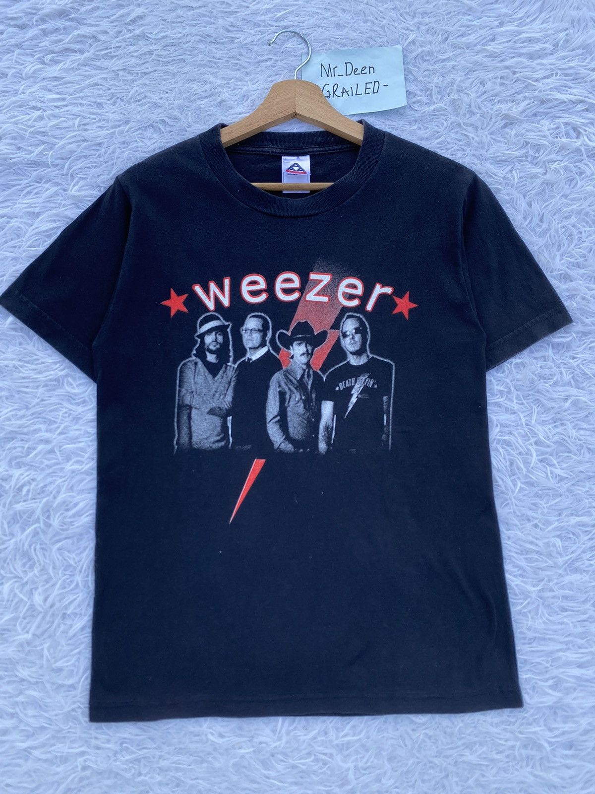 Band Tees Rare Vintage Weezer Band Tees Size US M / EU 48-50 / 2 - 5 Thumbnail