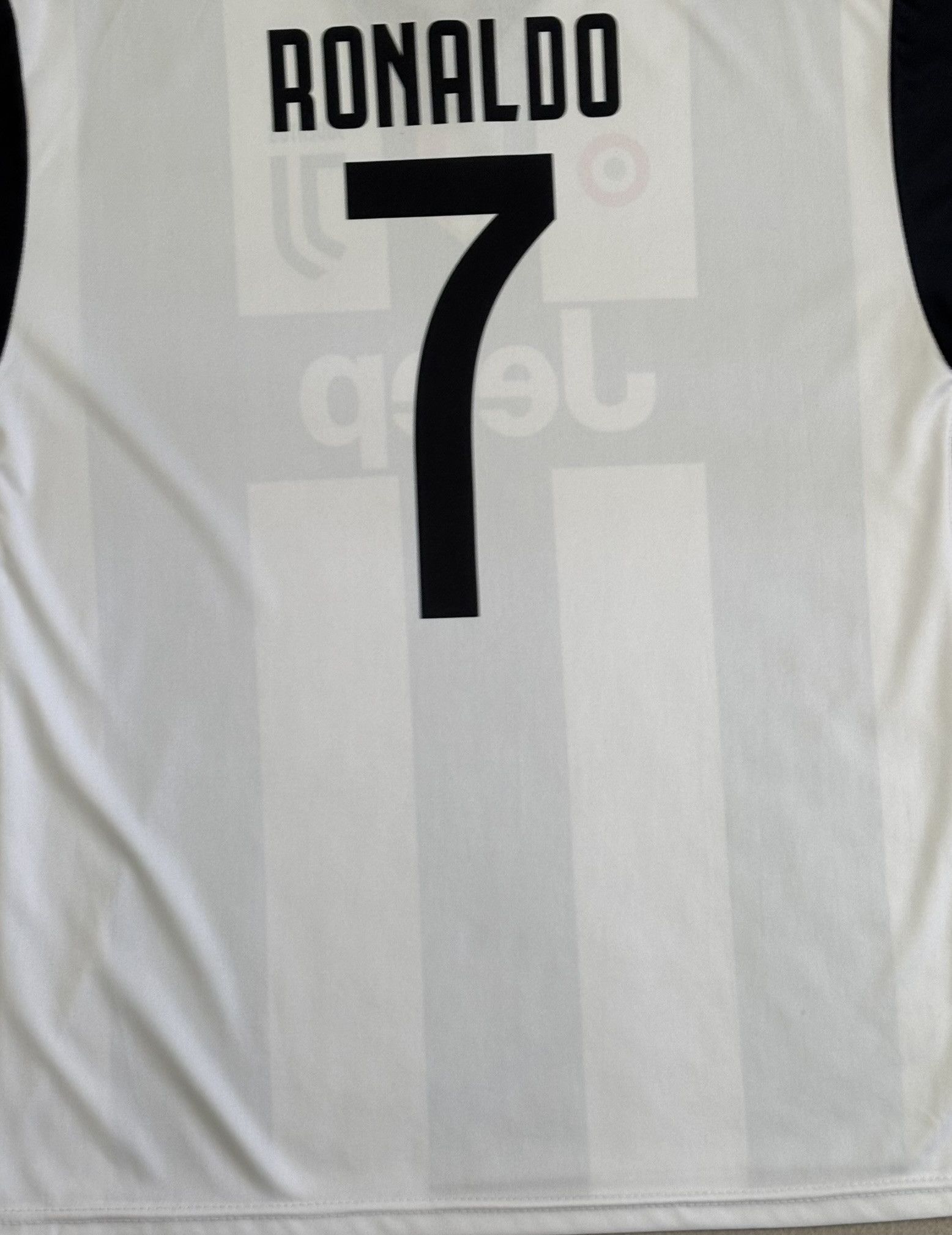 Other Juventus 2018-2019 Ronaldo #7 Football Jersey Size XL Size US XL / EU 56 / 4 - 12 Thumbnail