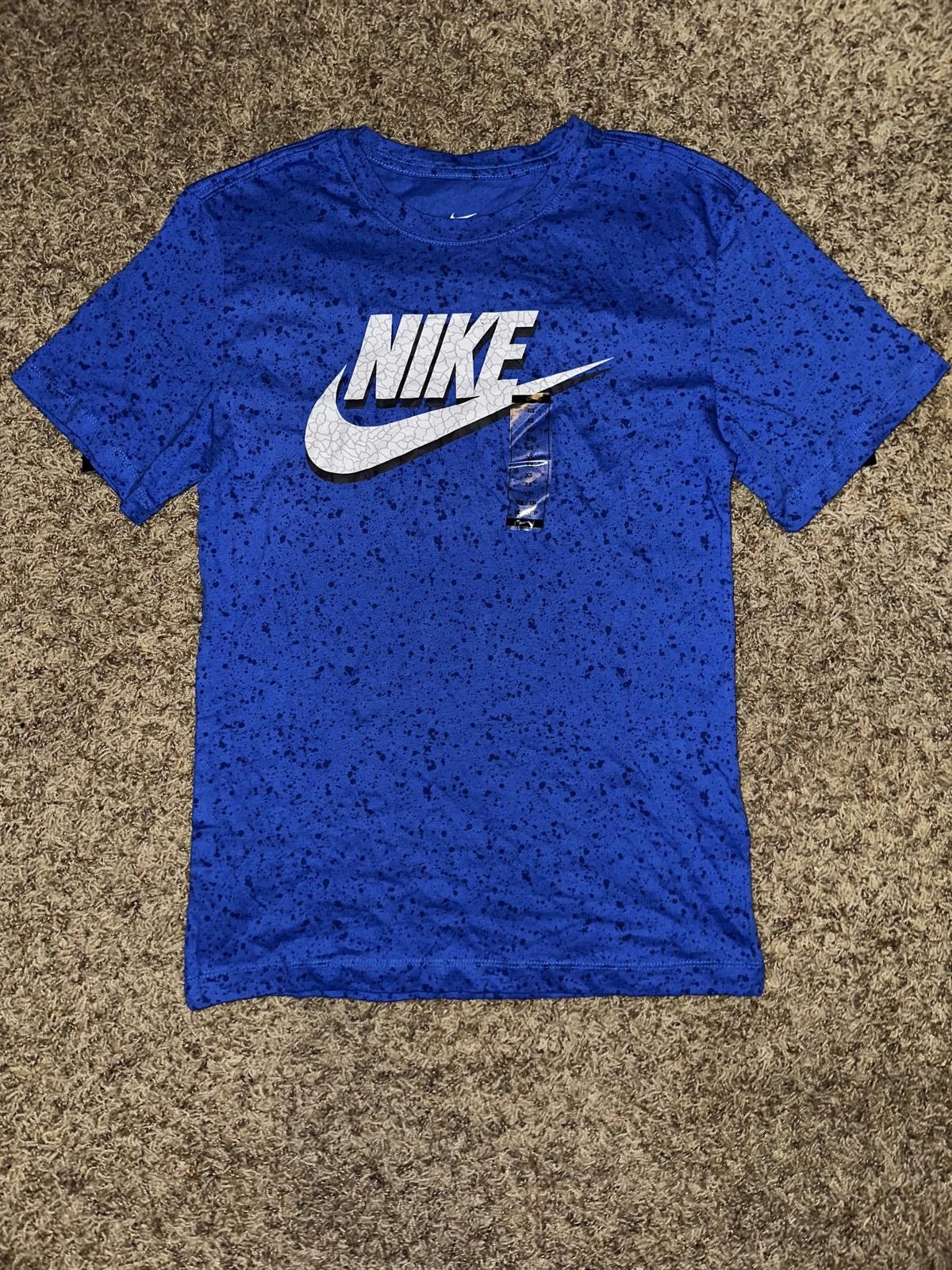 Nike Nike Men's Sportswear Spotted Classic Swoosh T-Shirt Size US XS / EU 42 / 0 - 1 Thumbnail