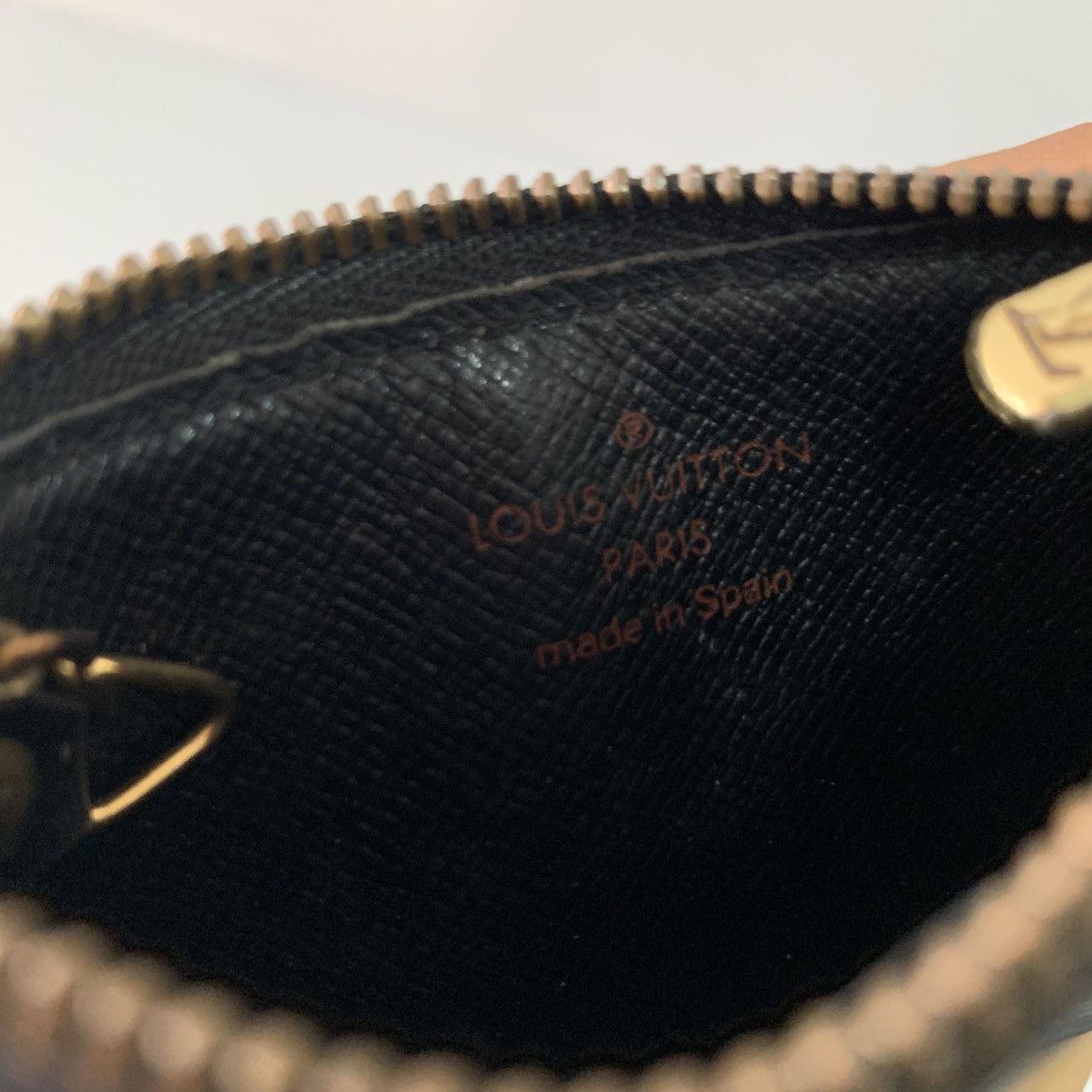 Louis Vuitton Louis Vuitton Epi Black Leather Coin Size ONE SIZE - 11 Thumbnail