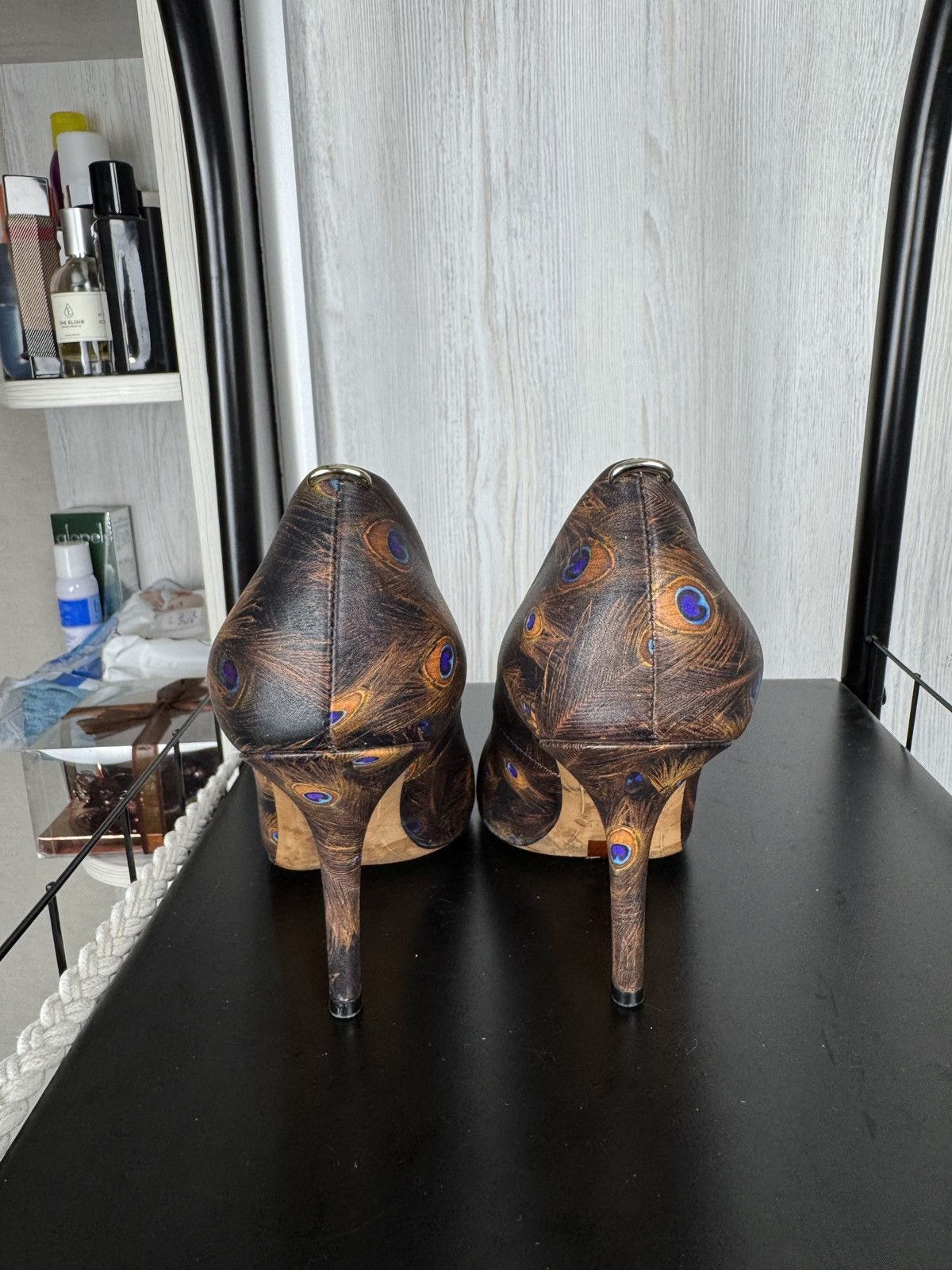 Givenchy Givenchy Paris peacock print leather stilettos heels Size US 6 / IT 36 - 12 Thumbnail