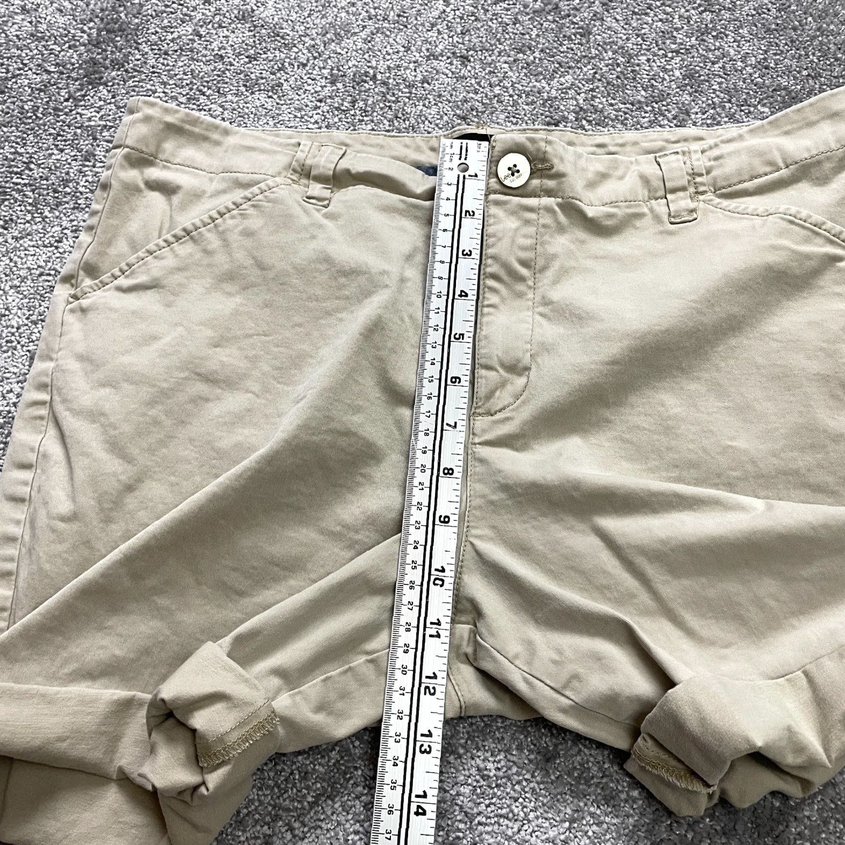 Lee Lee Bermuda Shorts Womens 18 Regular Mid Rise Beige Knit Casual Summer Safari 6 in Inseam Pocket Pockets Pre-Owned? Size 40" / US 18 - 4 Thumbnail
