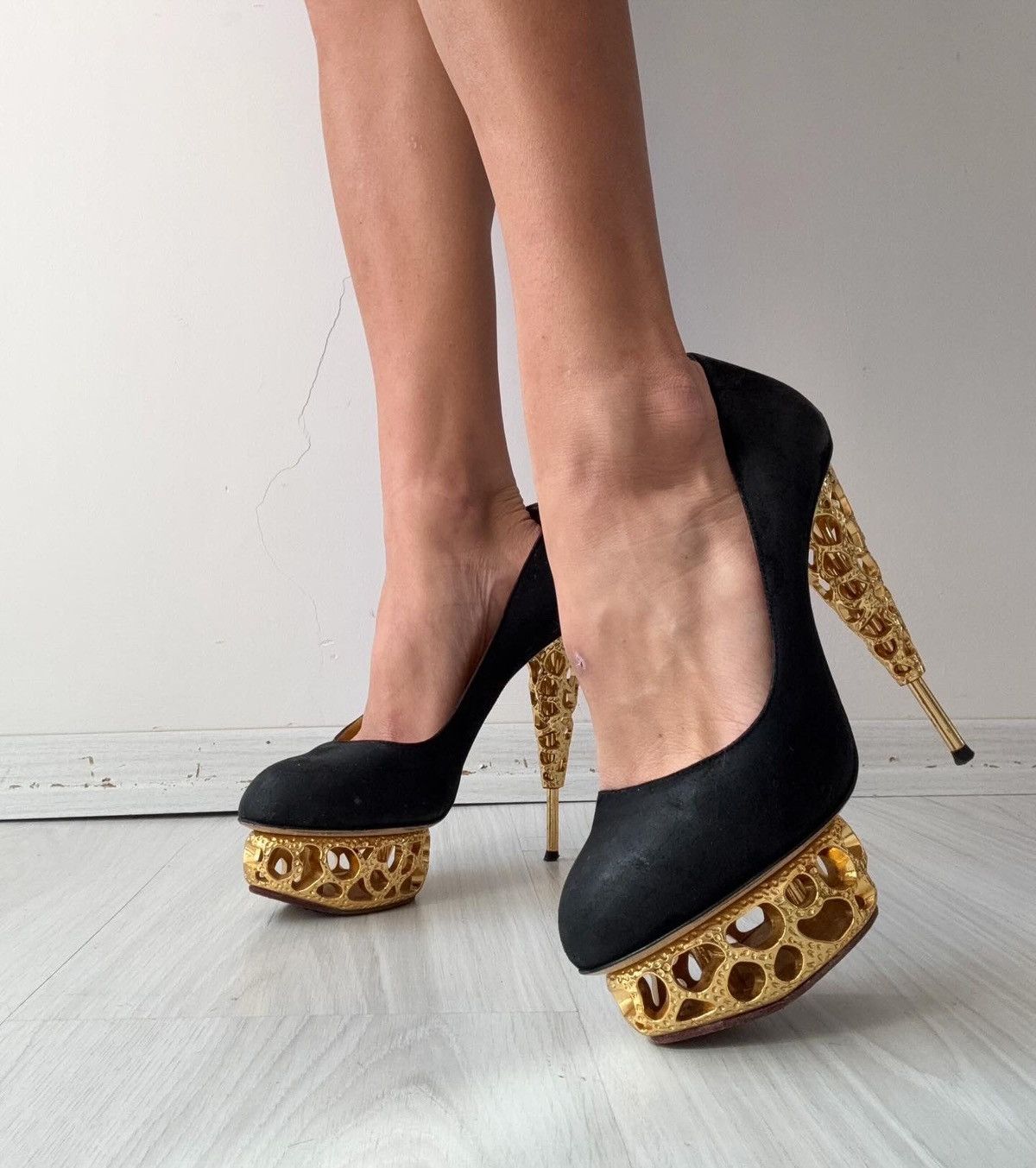 Charlotte Olympia Charlotte Olympia heels Size US 7.5 / IT 37.5 - 2 Thumbnail
