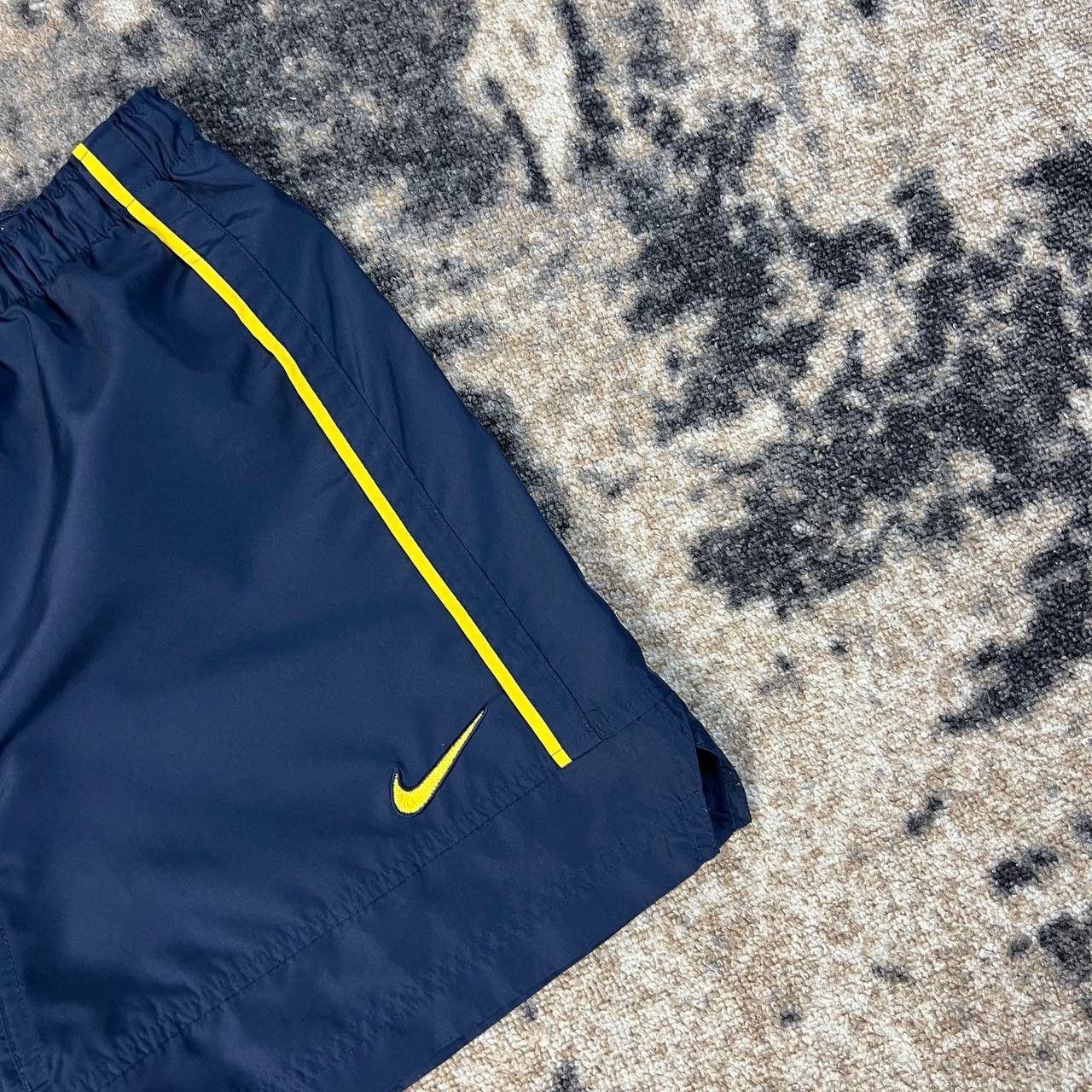 Nike Nike x Arsenal Vintage Y2K Light Shorts Streetwear Style Size US 30 / EU 46 - 3 Thumbnail