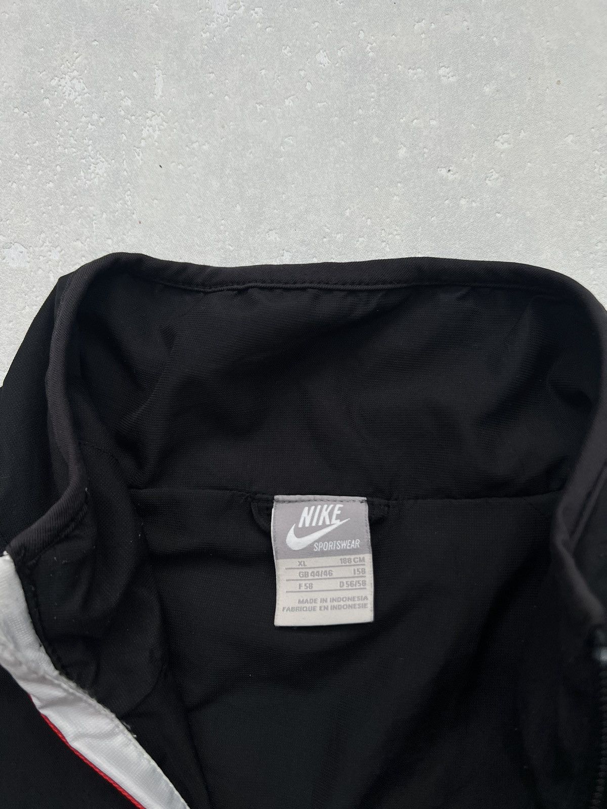 Nike 00's NIKE AIR BIG SLEEVE SPELLOUT LOGO SWOOSH JACKET Size US XL / EU 56 / 4 - 4 Thumbnail