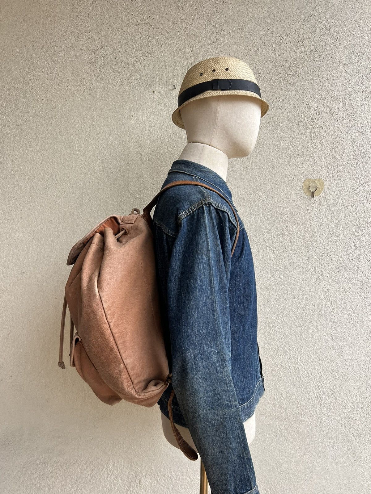 Leather Vintage COCARDE Japan Faded Patina Leather Backpack Bag Size ONE SIZE - 4 Thumbnail