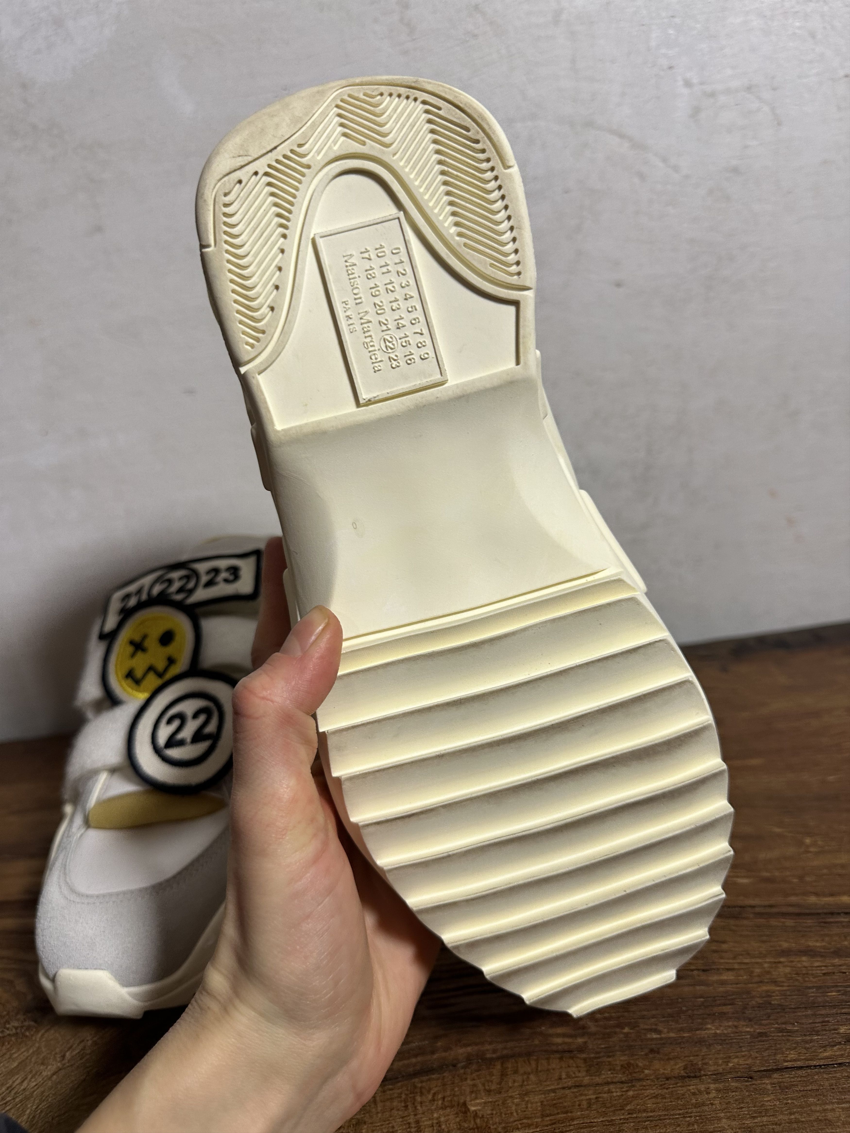 Maison Margiela Maison Margiela New Retro Fit Emoji Sneakers In White Size US 7 / EU 40 - 12 Thumbnail