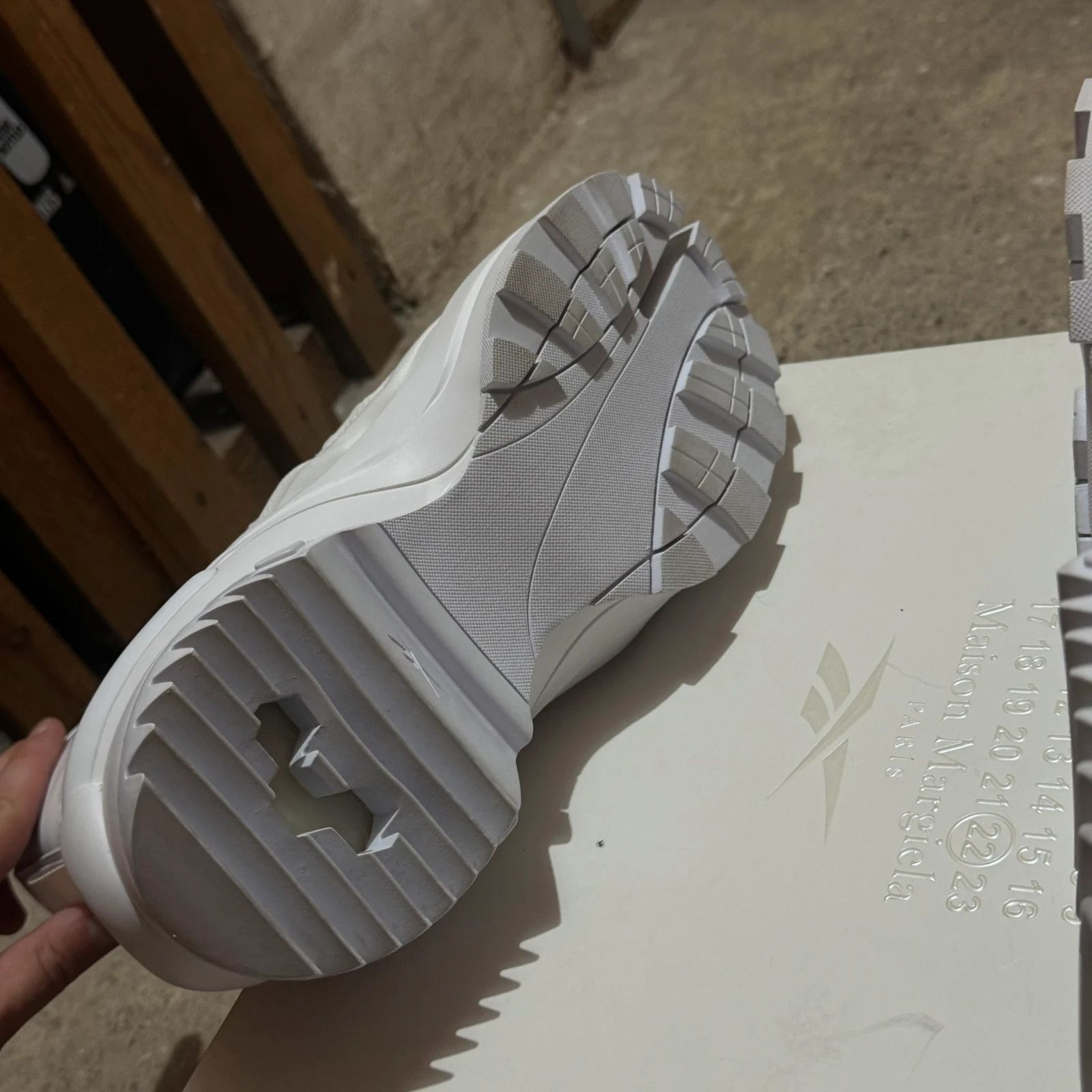 Maison Margiela × Reebok Maison Margiela x Reebok tabi high sneaker Size US 7.5 / EU 40-41 - 7 Thumbnail