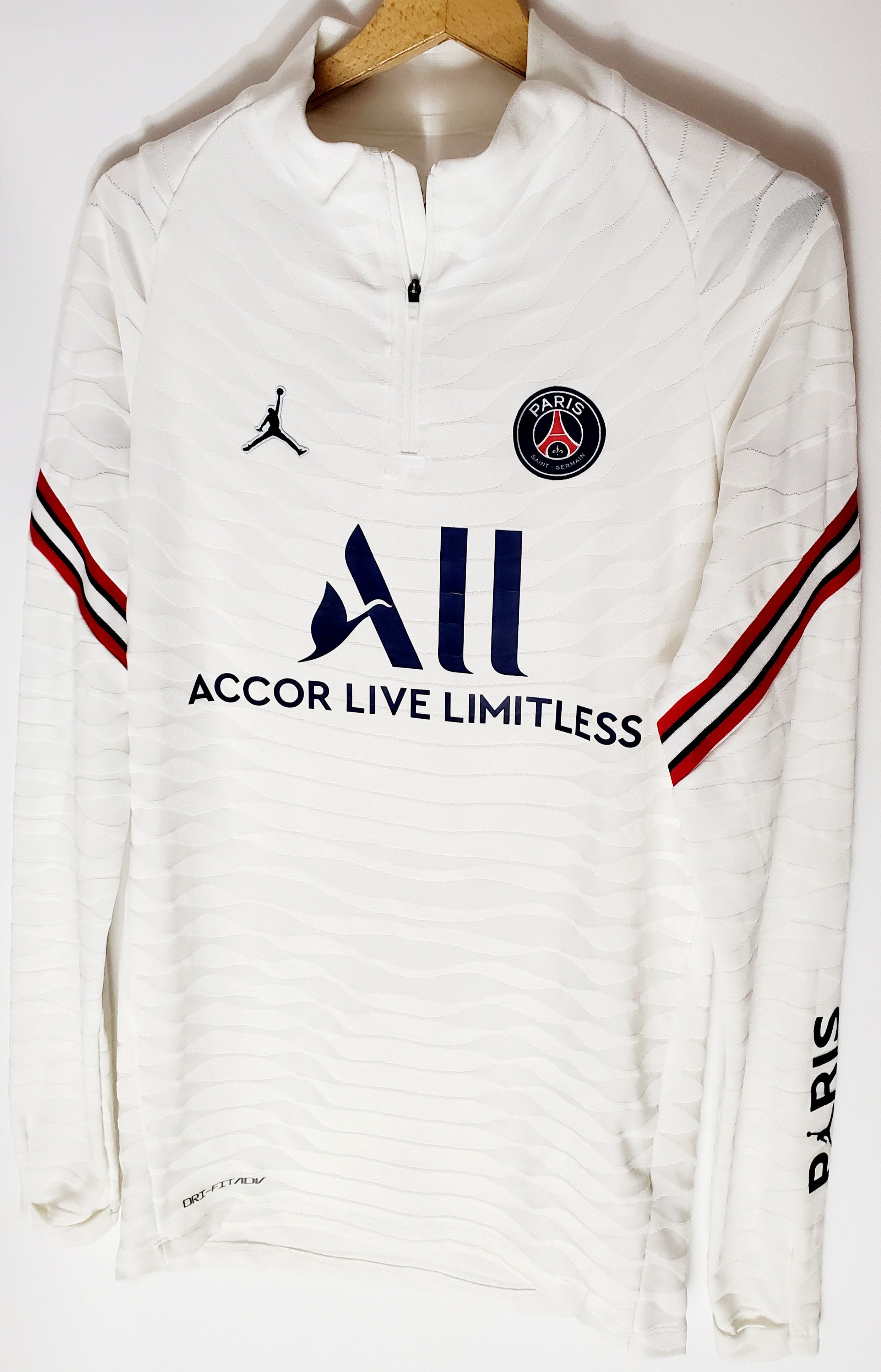Jordan Brand PARIS SAINT GERMAIN 2021 2022 TRAINING TOP PLAYER ISSUE S Size US S / EU 44-46 / 1 - 1 Thumbnail