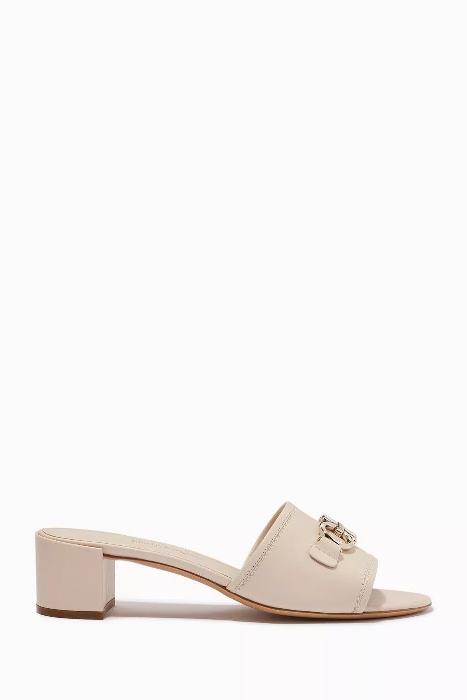 Salvatore Ferragamo o1y0426 Low Heel Mules in Beige Size US 5 / IT 35 - 1 Thumbnail