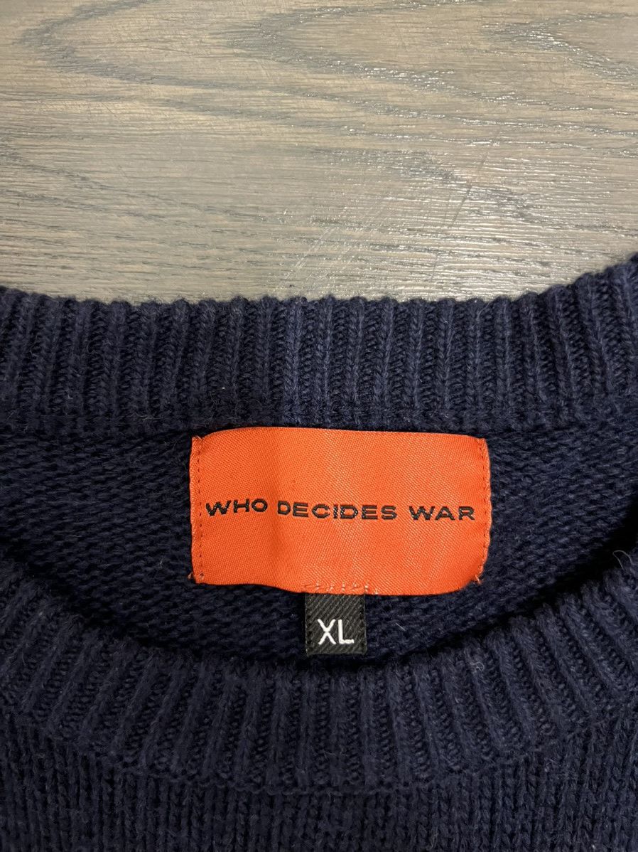 Who Decides War Who decides war burning flag sweatshirt Size US XL / EU 56 / 4 - 5 Thumbnail