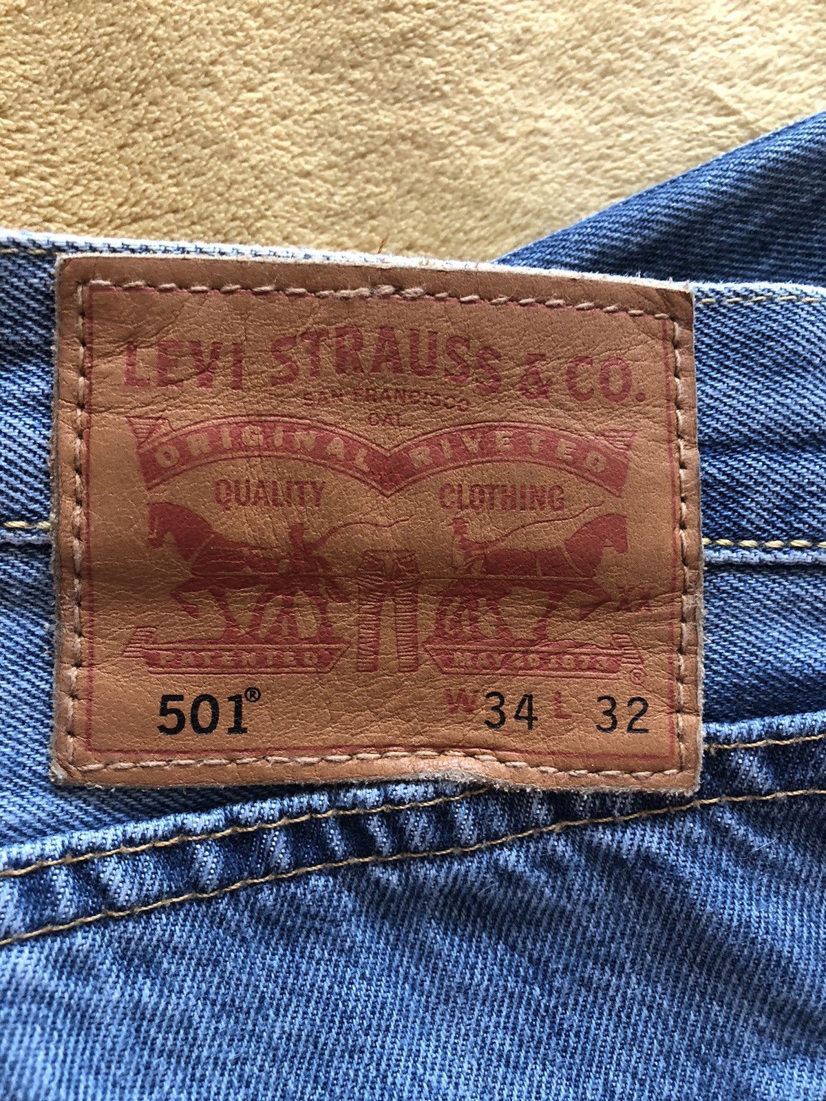 Levi's LEVI’S STRAUSS 501 CLASSIC VINTAGE DENIM JEANS PANTS Size US 34 / EU 50 - 3 Thumbnail