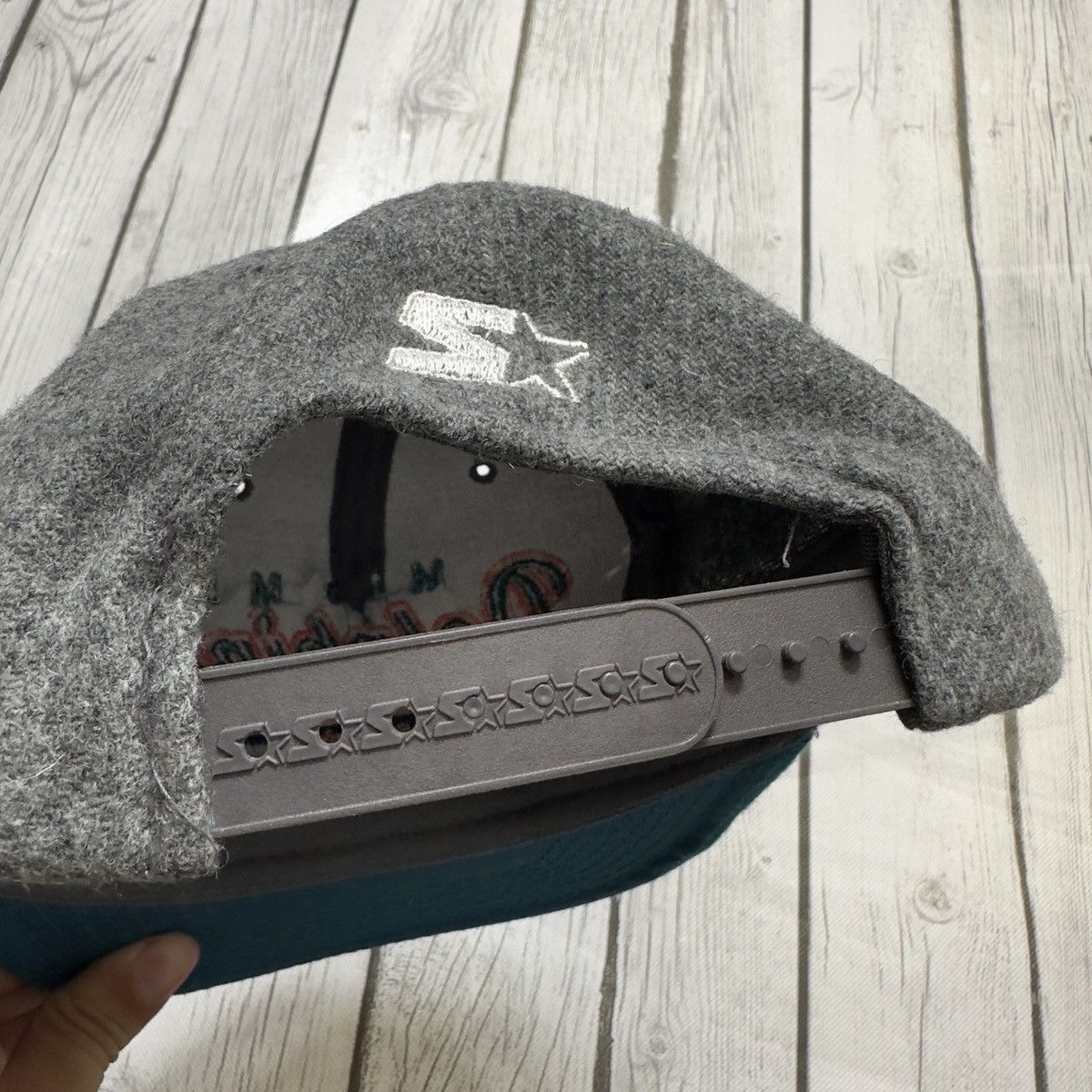 NFL × Starter × Vintage Vintage Miami Dolphins tail sweep hat Size ONE SIZE - 4 Thumbnail