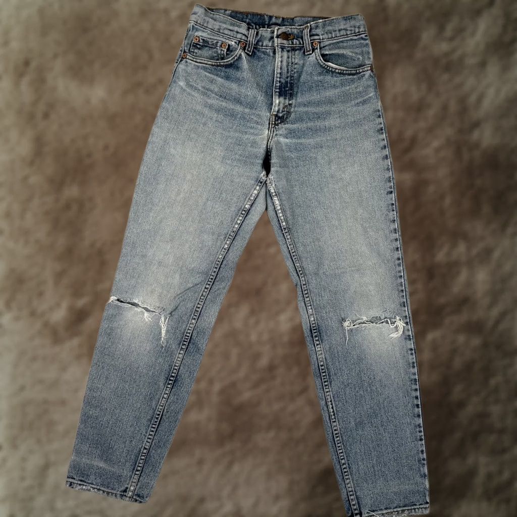 Levi's VINTAGE Levi’s 550 Jeans Jeans 28x30 Denim Blue 90s Grunge USA Levi’s 550 Jeans Mens 5-Pocket Distressed Light Wash Regular Fit Size US 28 / EU 44 - 1 Thumbnail