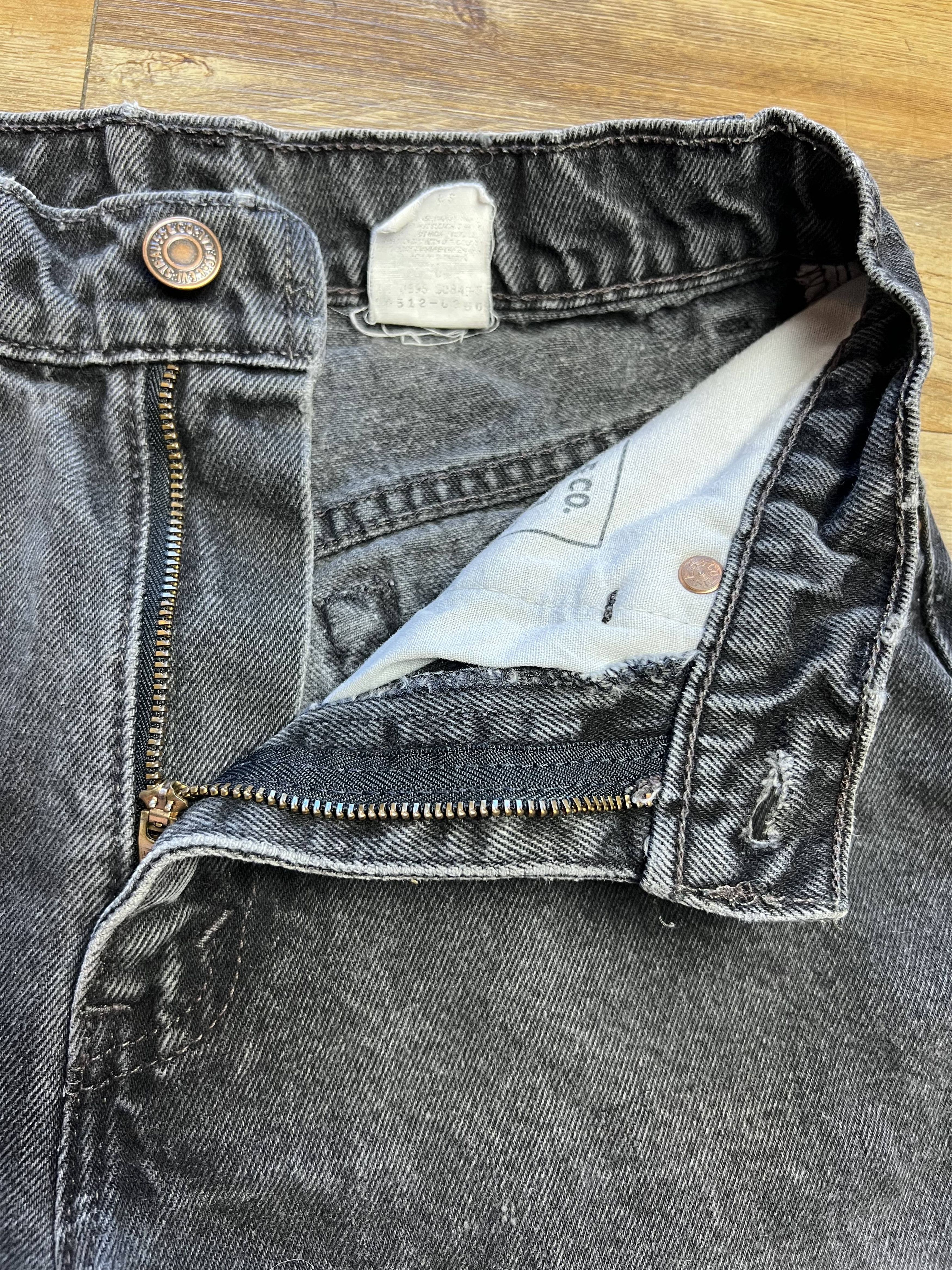 Levi's Vintage Levi's 512 Black Slim Fit Cut Off Denim Jean Shorts Size 24" / US 00 / IT 34 - 3 Thumbnail